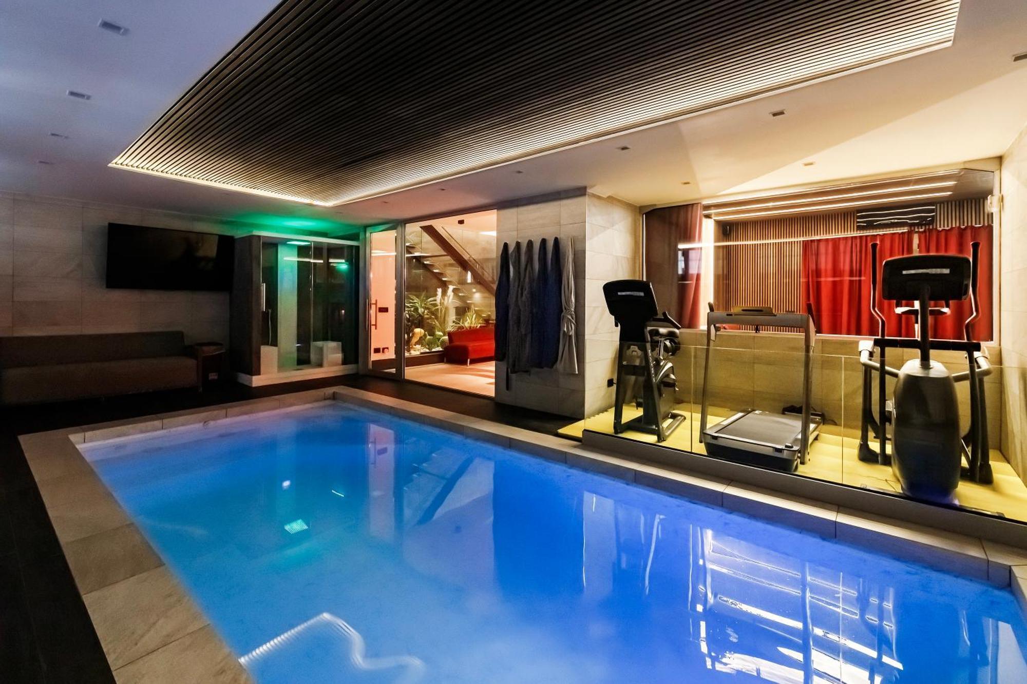 N18 Luxury Boutique With A Private Pool & Spa