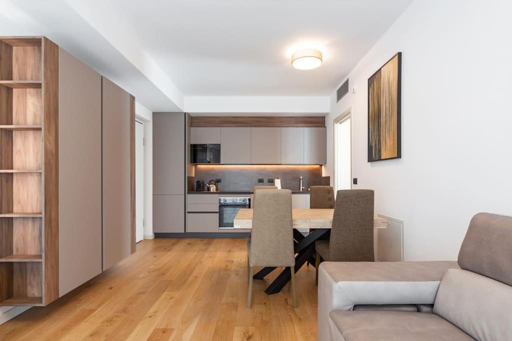 East Garden Lambrate Elegante Moderna Apartment Milan