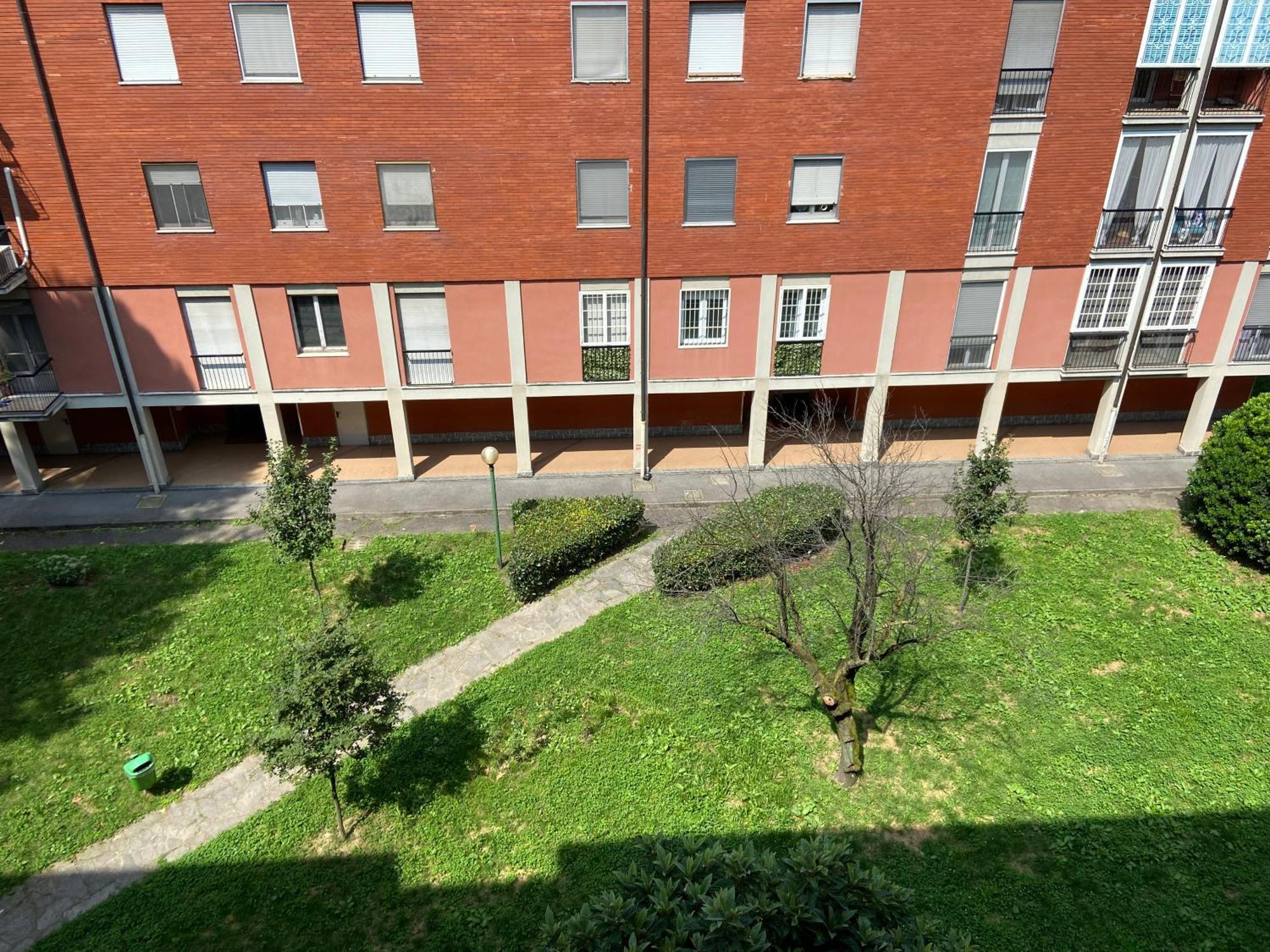 Banhome Navigliopavese * Milano