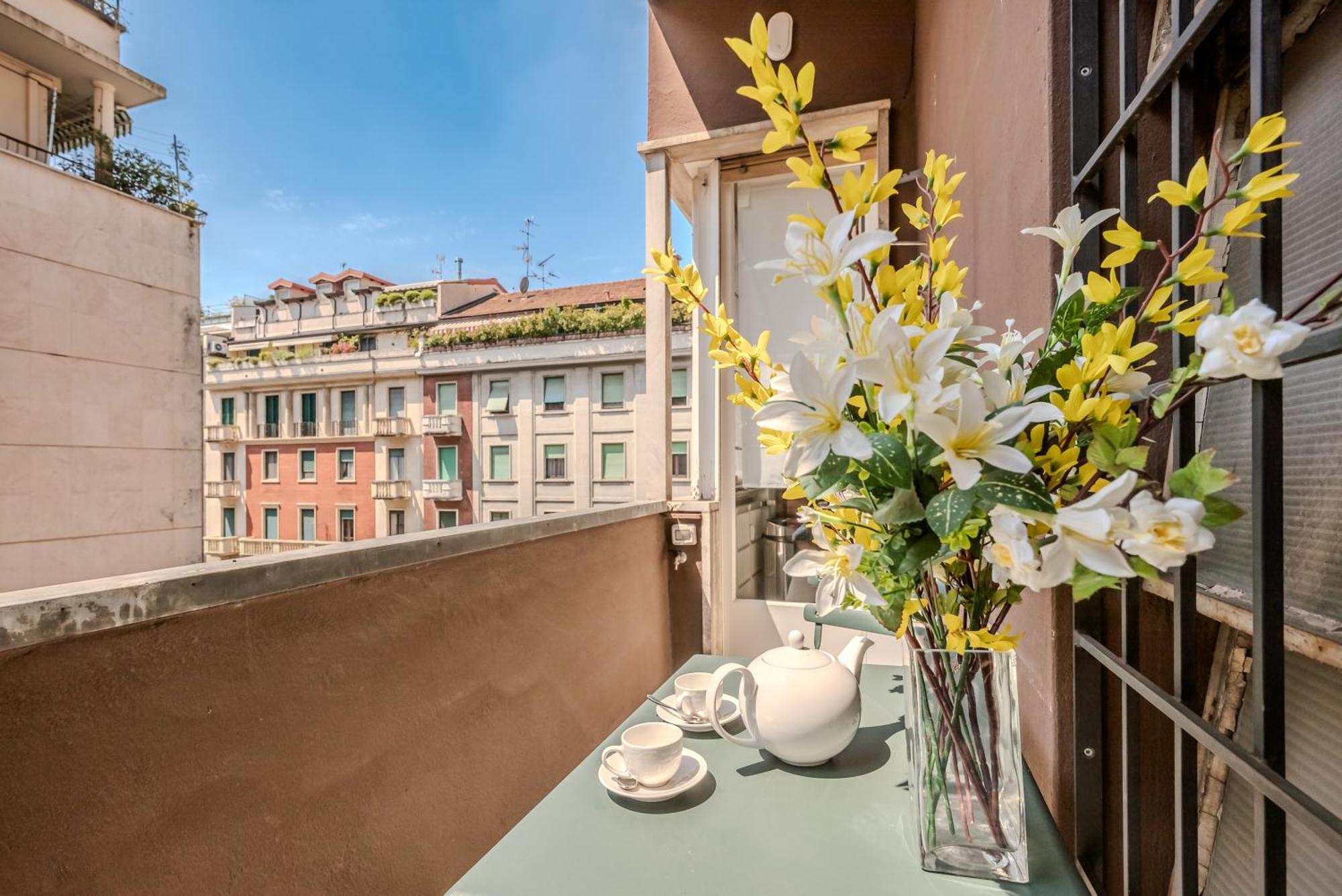 Ceradini With Balcony R&r * Milaan
