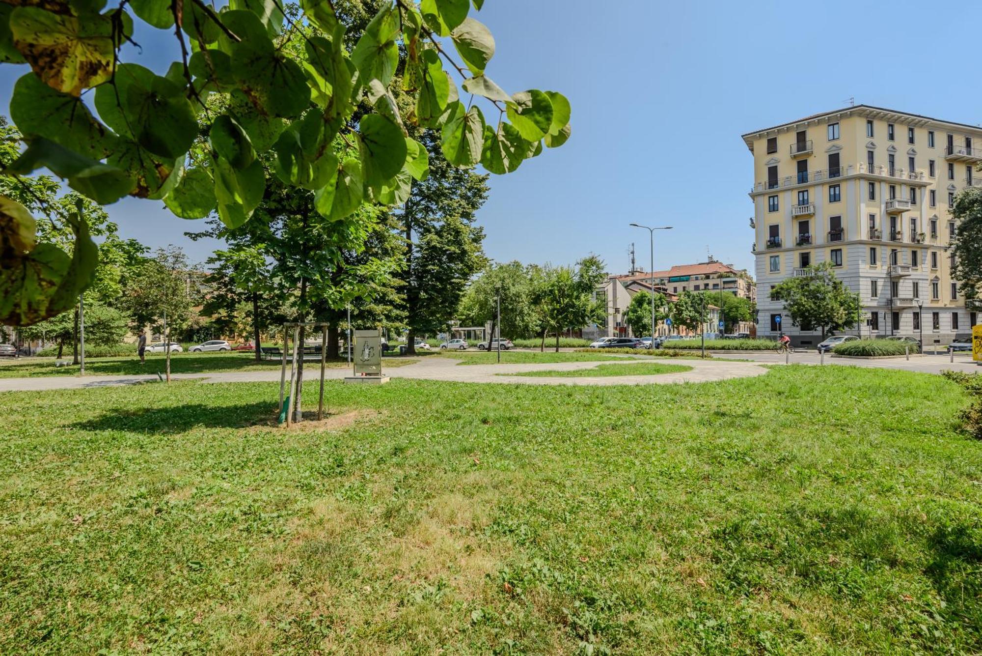 Ceradini With Balcony R&r Milaan