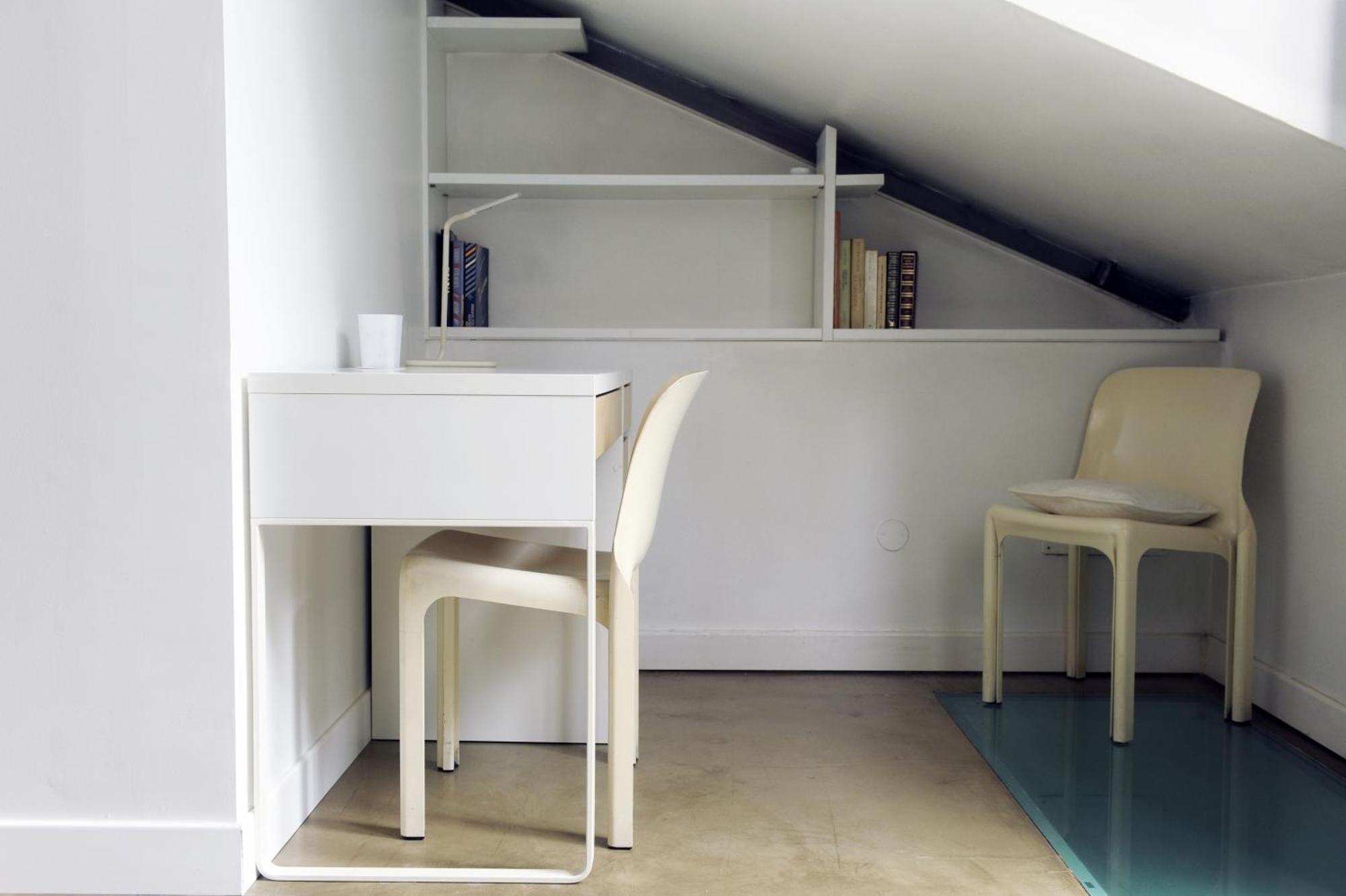 Sant Ambrogio With Private Terrace In Shared Flat Homestay *