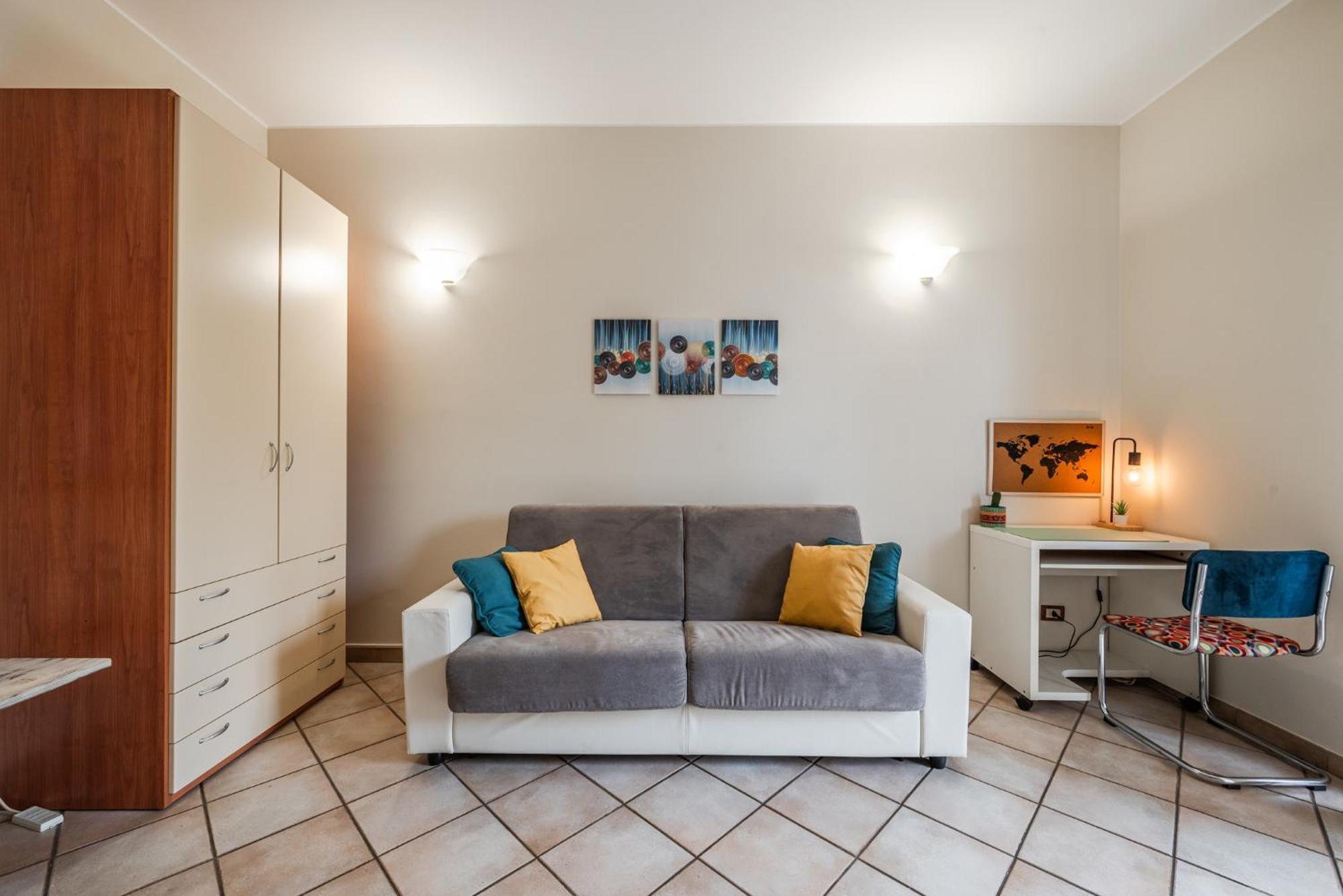 The Circle - Ampio Sui Navigli - Self-check In Appartamento
