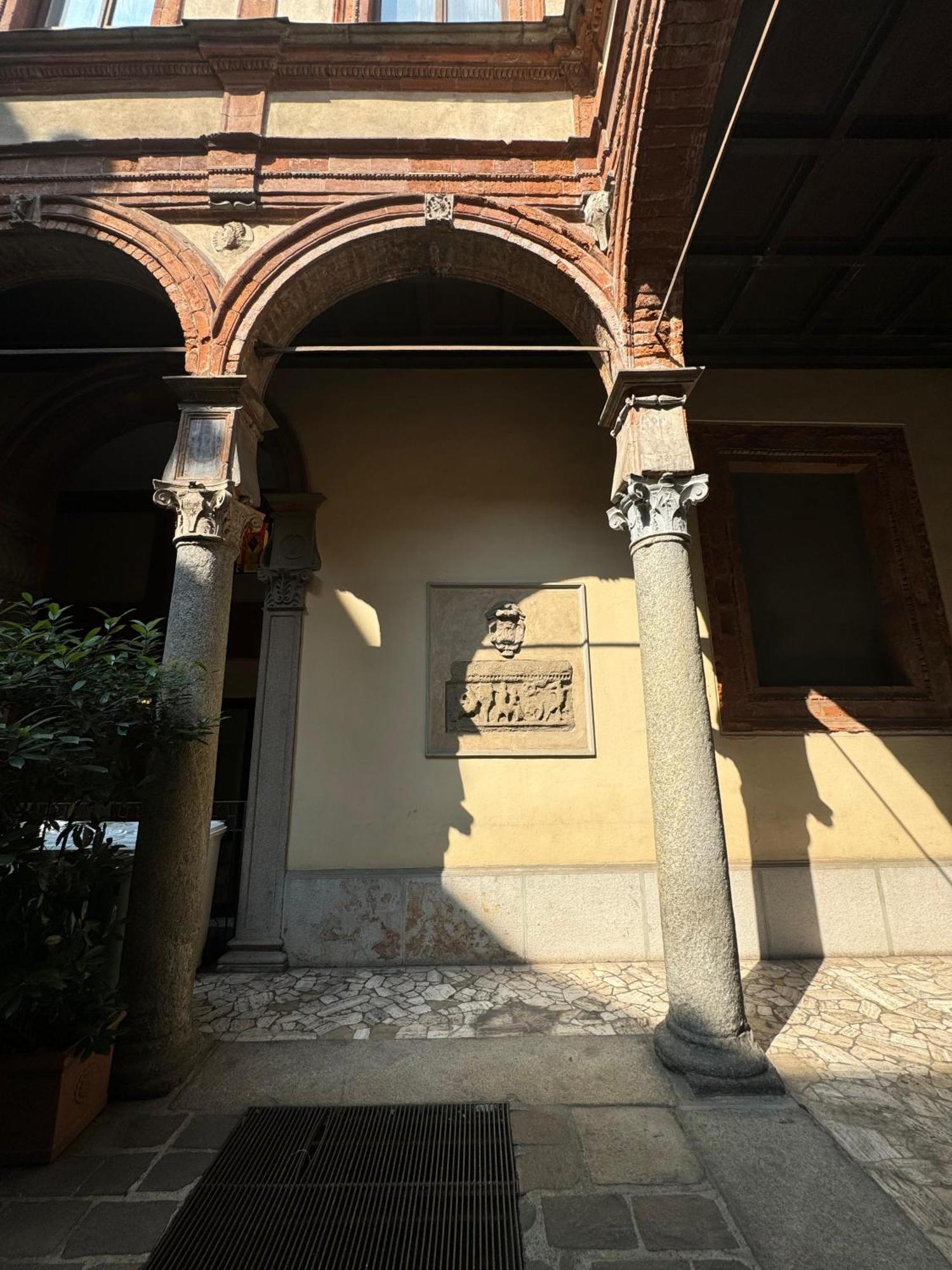 Intrho - Duomo Modern With Hammam Apartment