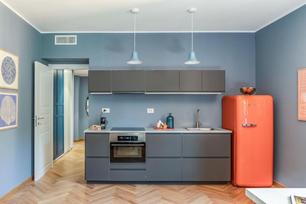 Tres Chic In The Heart Of Apartment