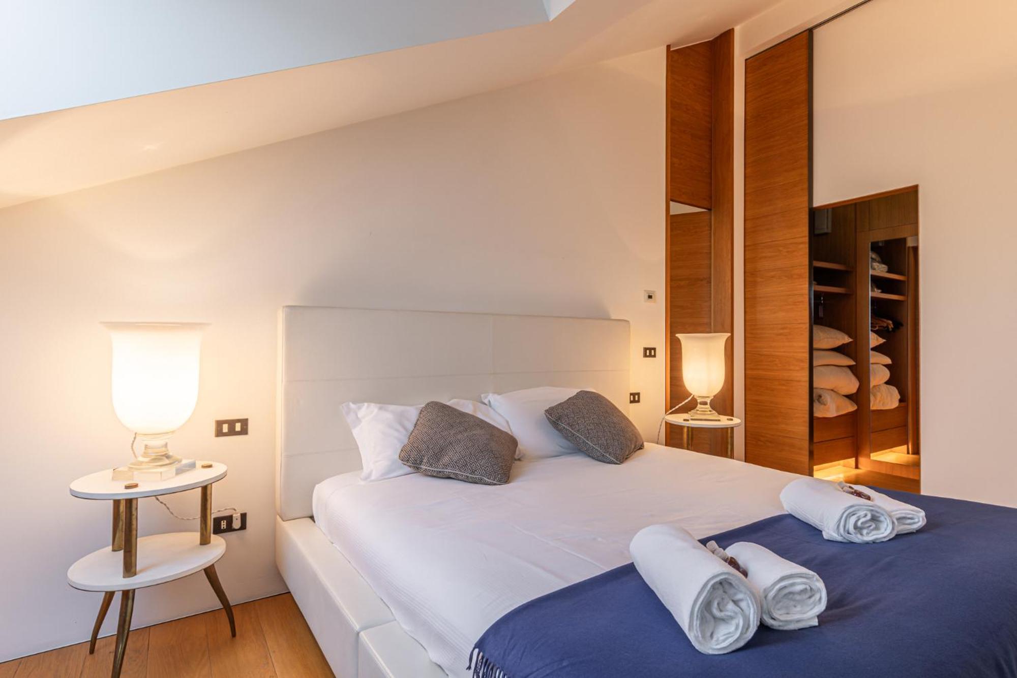 Appartamento Montenapoleone Luxury Penthouse *