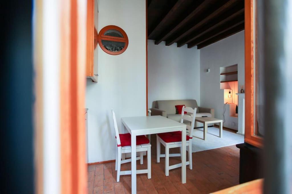 Charming Flat In Brera * Milano