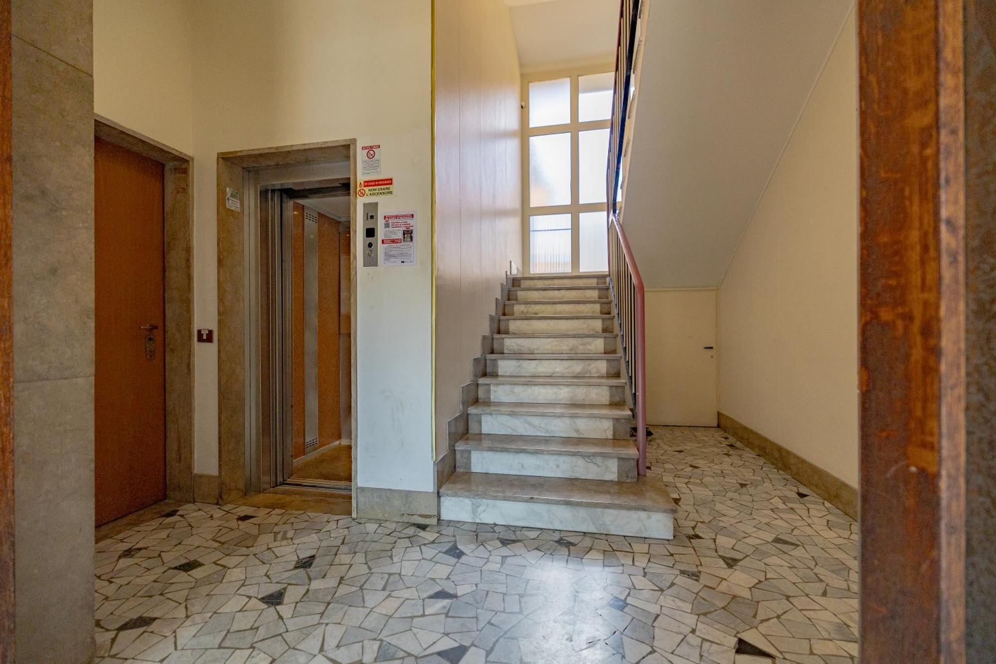 Luxury - 1 * Milano