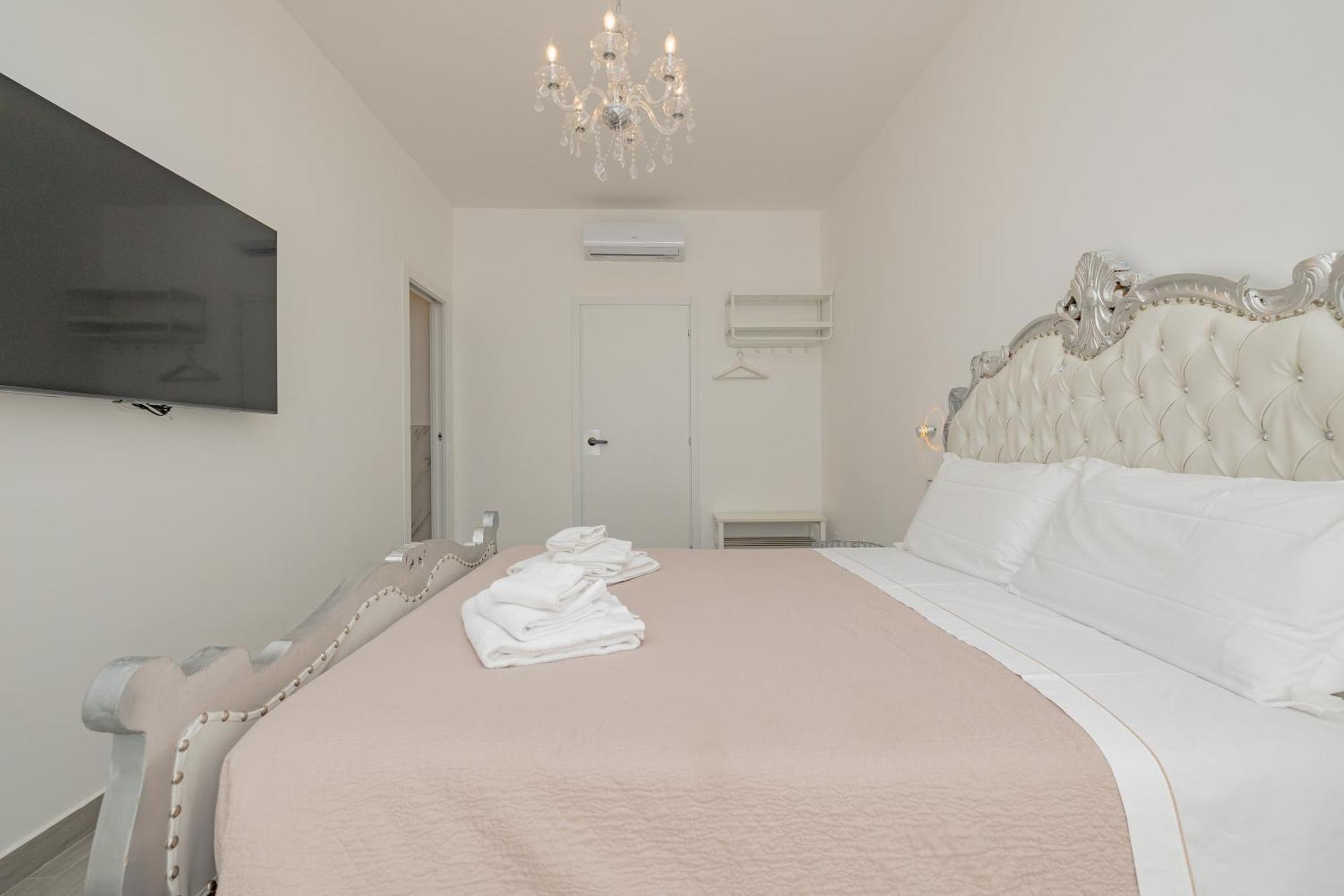 Luxury - 1 Affittacamere *