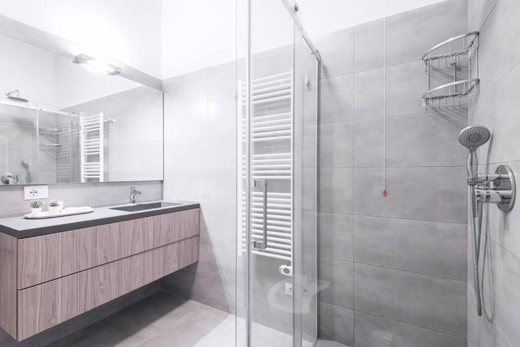 Easylife - Charming In Pta Romana Milan