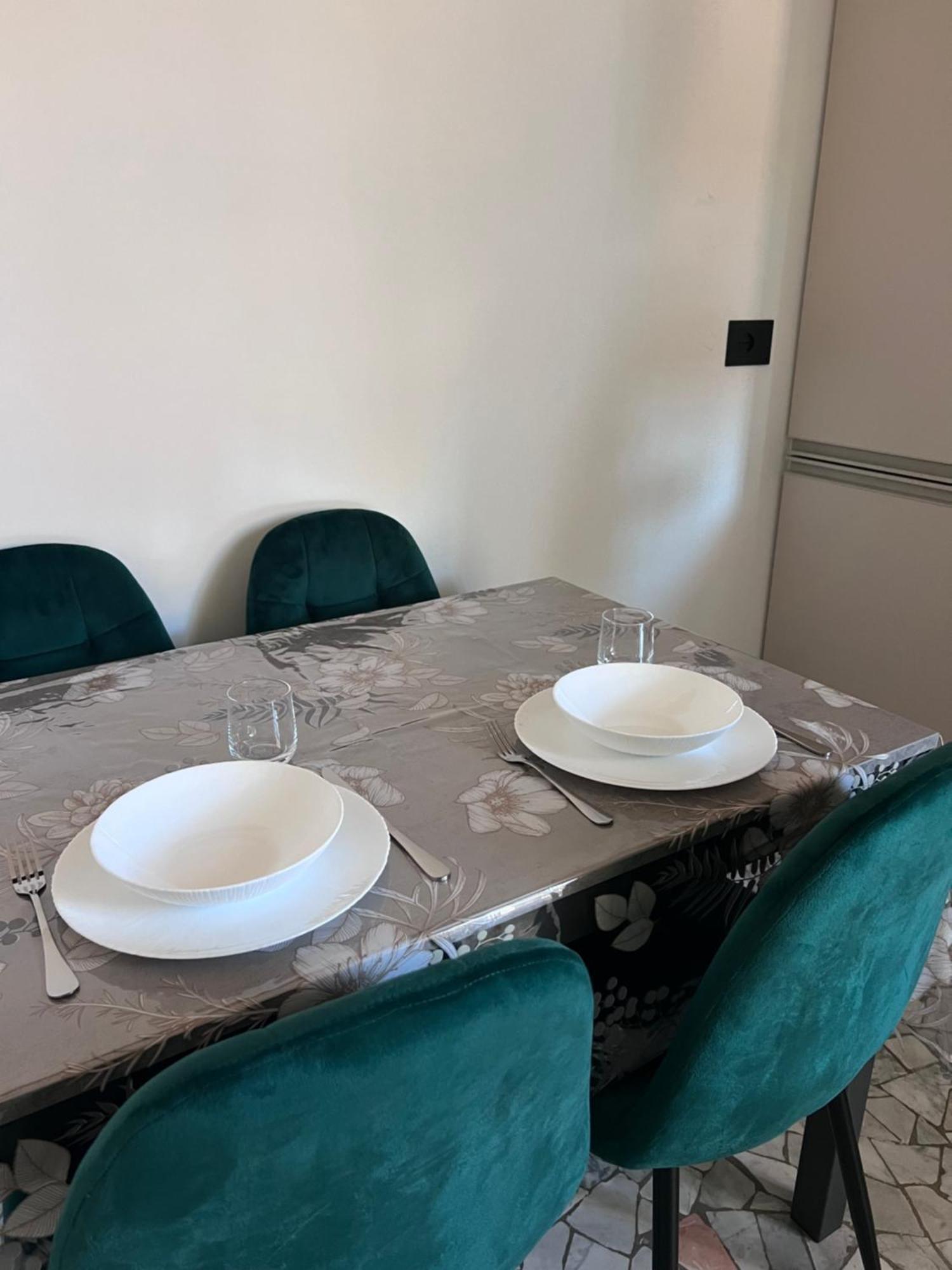 Nuovo Ed Elegante In Zona Bocconi Appartamento *
