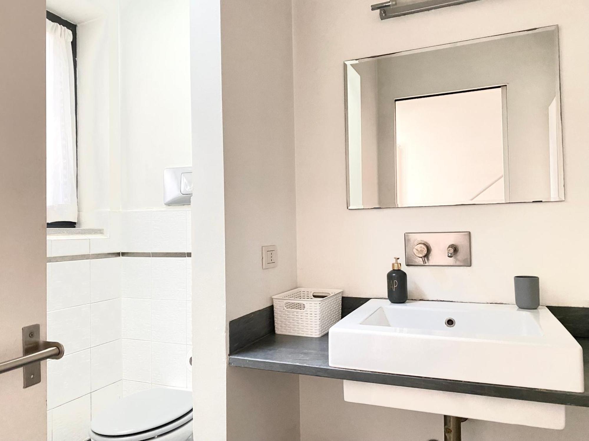 Privatunterkunft Sant Ambrogio Courtyard In Shared Flat Mailand