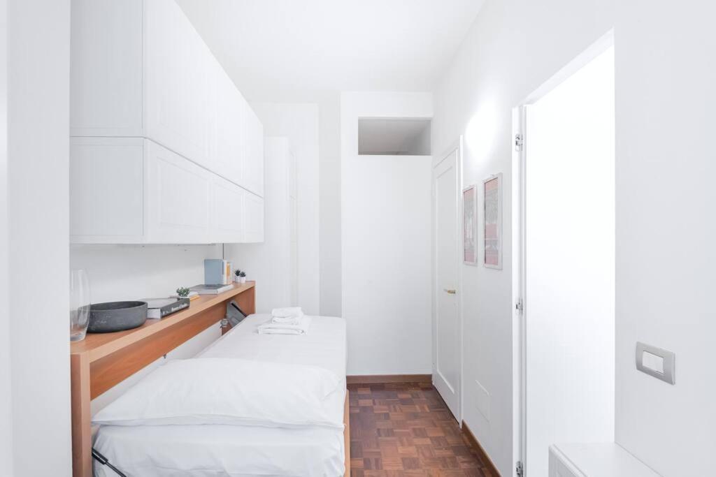 Easylife - Elegance A Few Steps From Citylife Next To M2 Pagano Apartment *