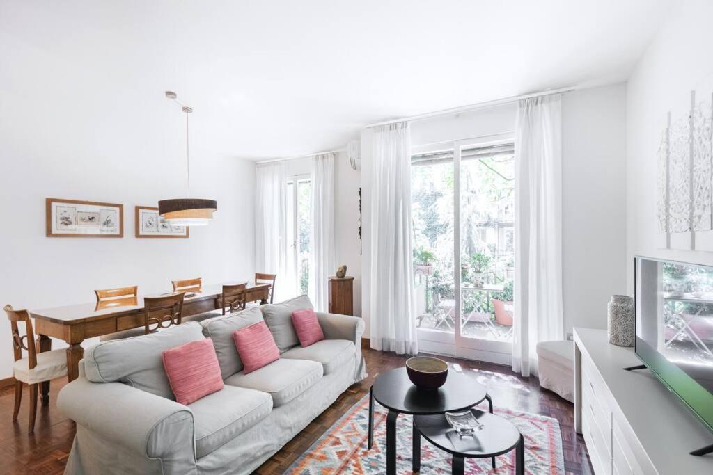Easylife - Elegance A Few Steps From Citylife Next To M2 Pagano Apartment *