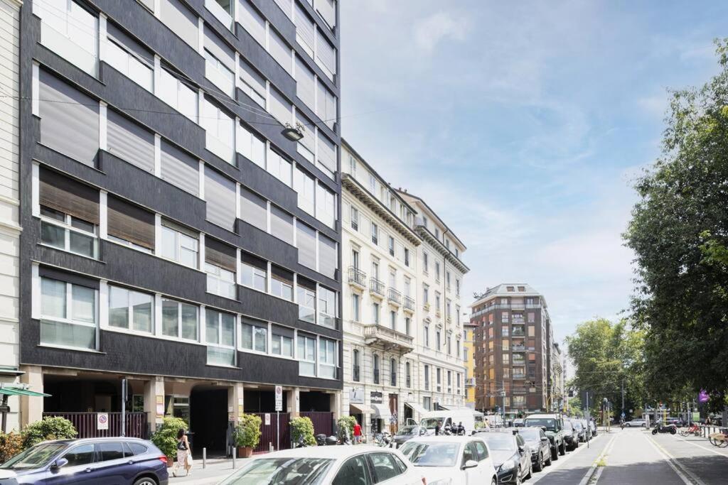 Easylife - Elegance A Few Steps From Citylife Next To M2 Pagano Apartment
