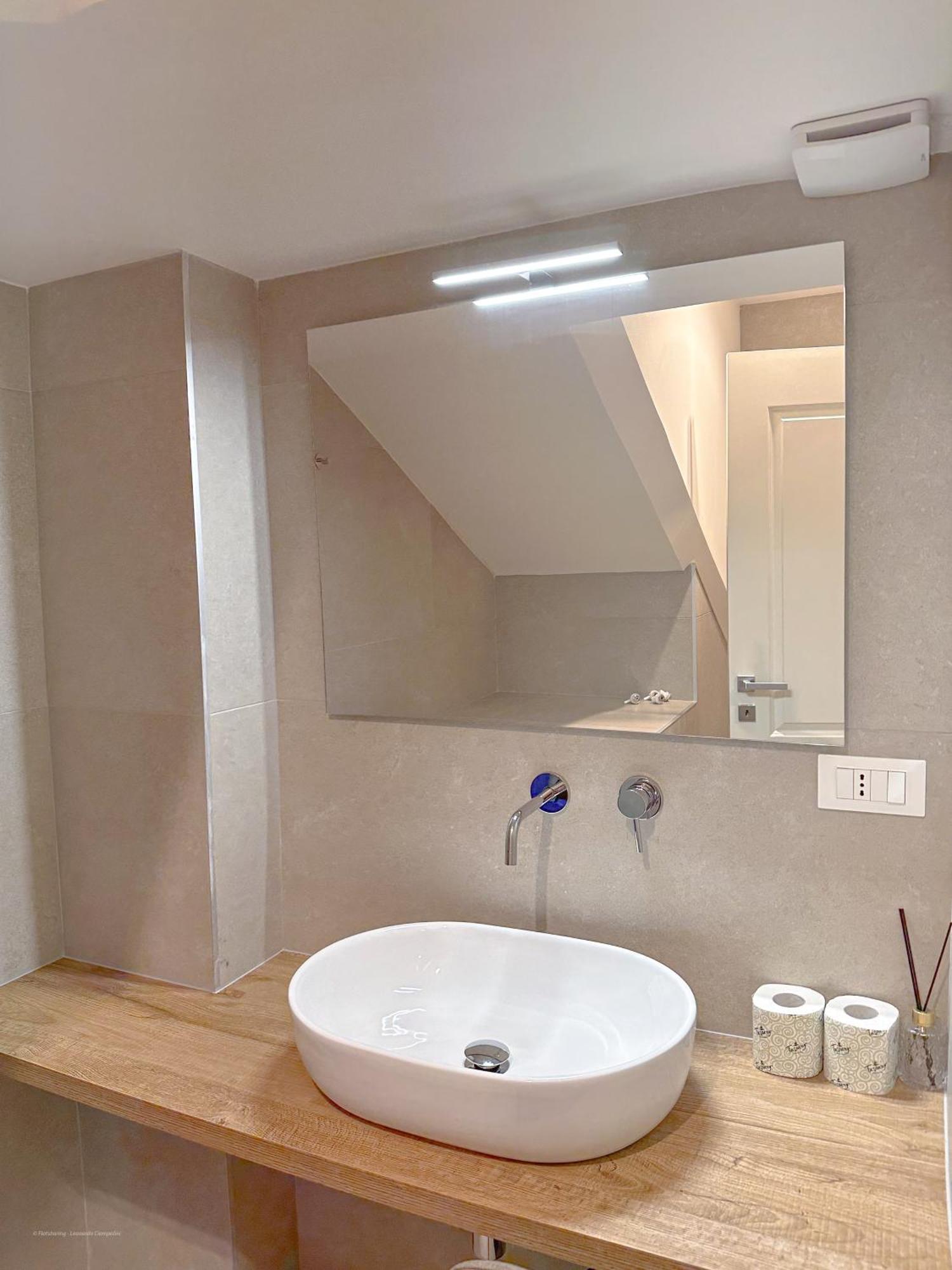 Banfi Luxury - Sauna & Jacuzzi Leilighet Milano