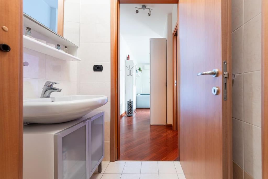Caterina A 5 Minuti Da Fiere E San Siro Con Wifi-netflix-free Parking Milano