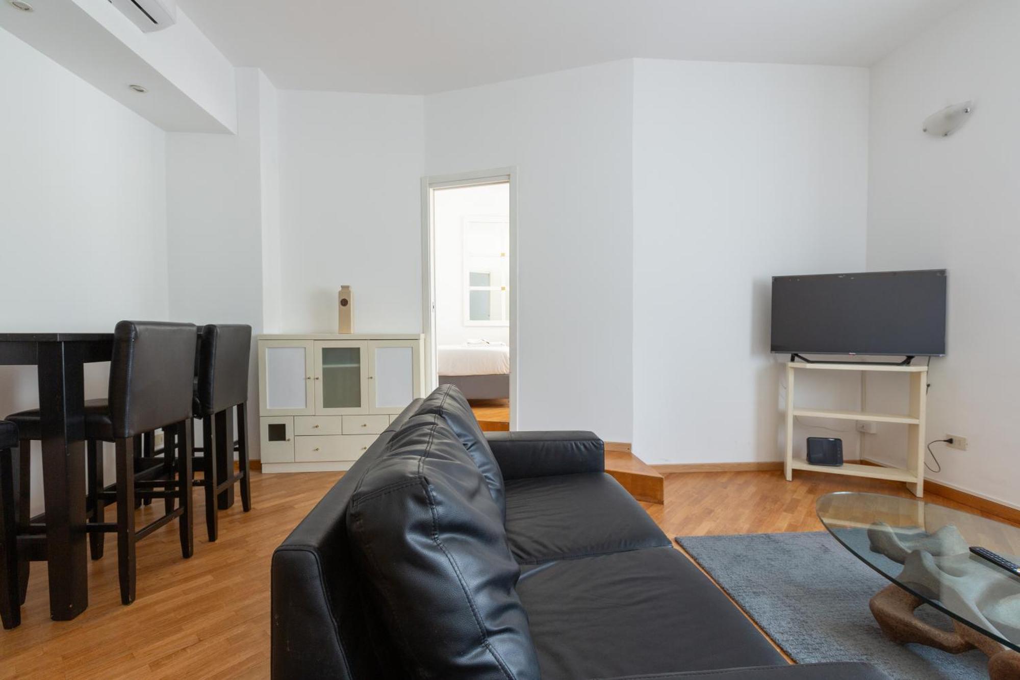 Appartamento Lorenteggio Large Flat
