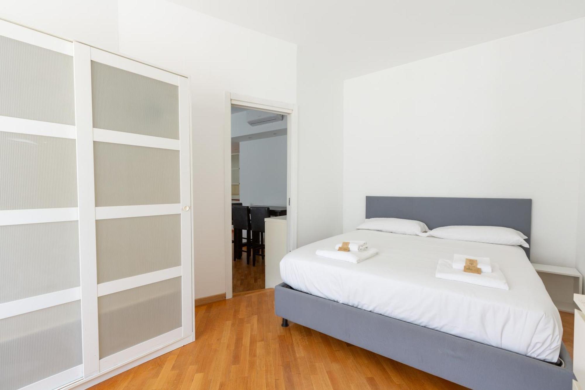 Lorenteggio Large Flat Milano