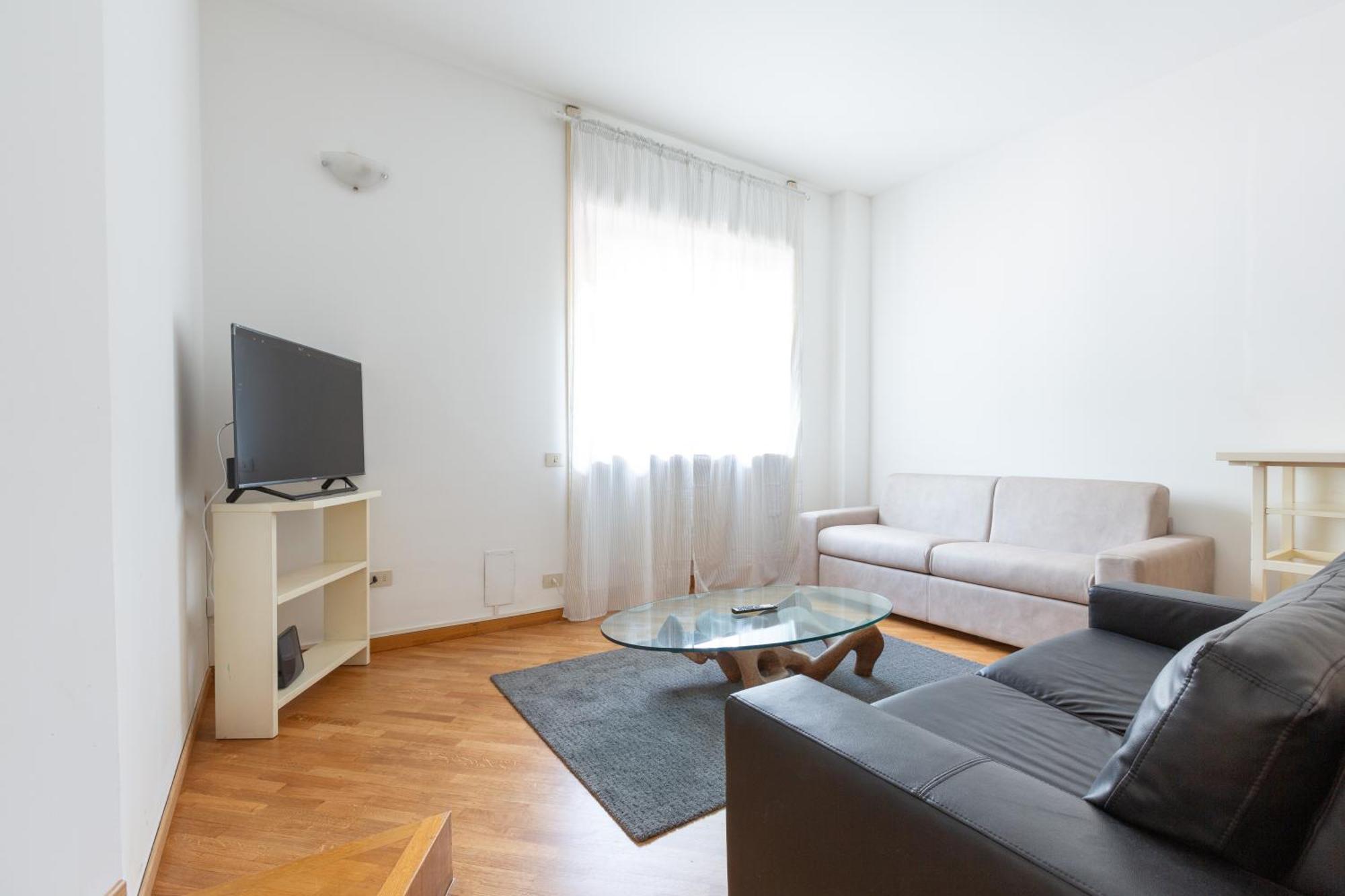 Lorenteggio Large Flat Appartamento Milano