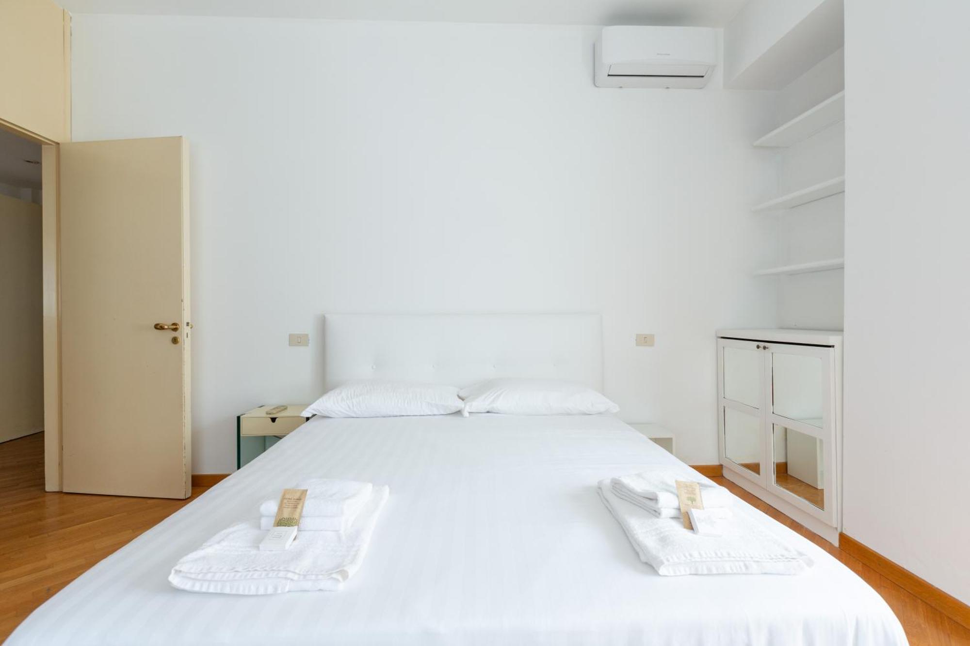 Appartamento Lorenteggio Large Flat Milano