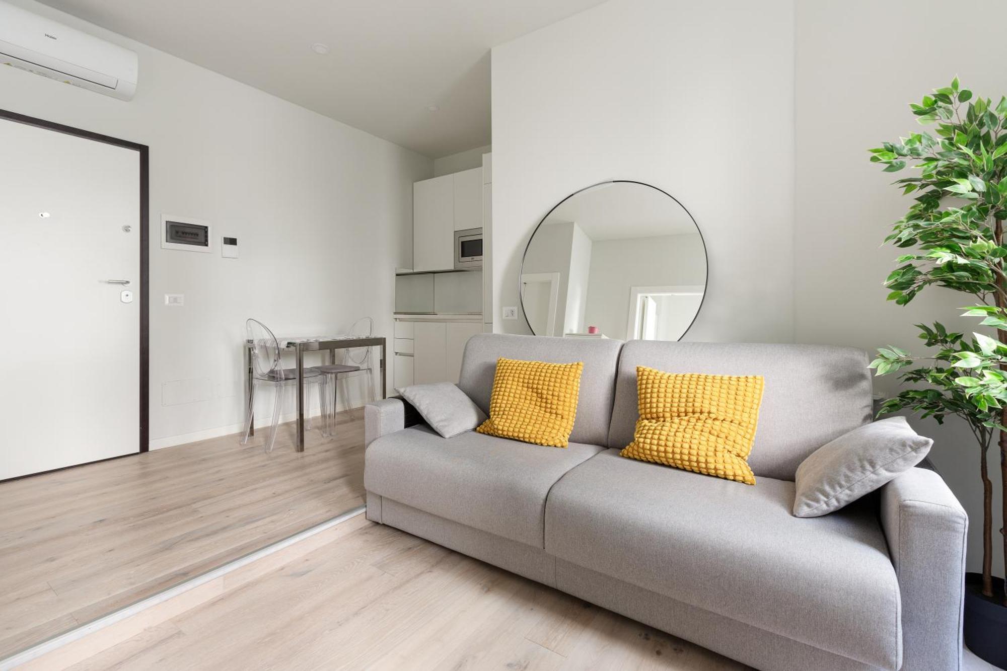 Apartment Life - Renovated *