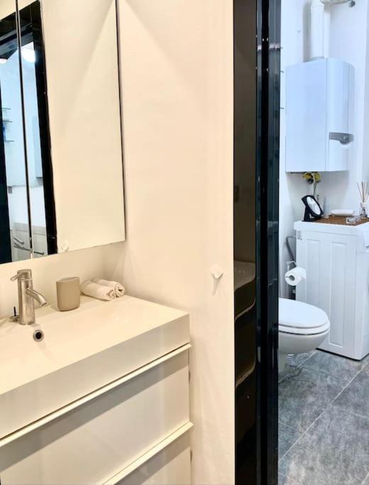 Duomo Area 2 Bedroom Deluxe * Milan