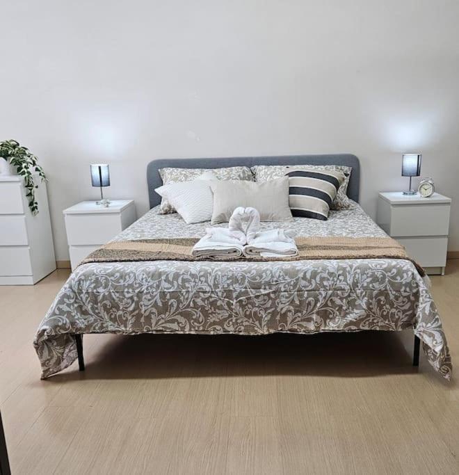 Family Comfort, Duomo 15min Walk Away, With Parking In Front * Milan