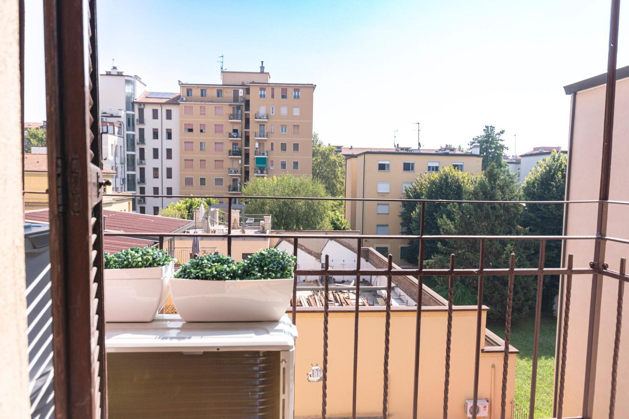I Host - Brioschi 55 Milan