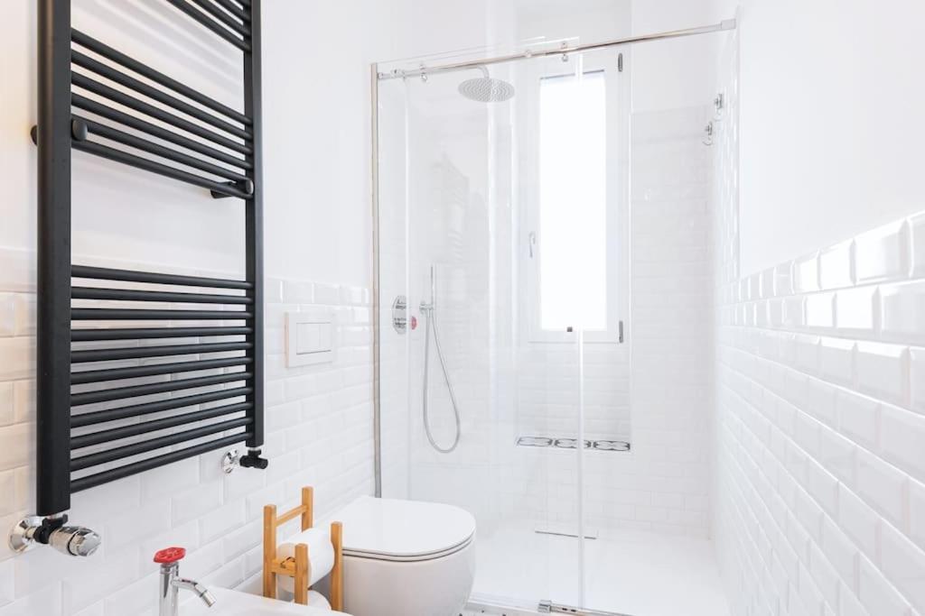 Apartment Easylife - With Balcony Near Navigli *