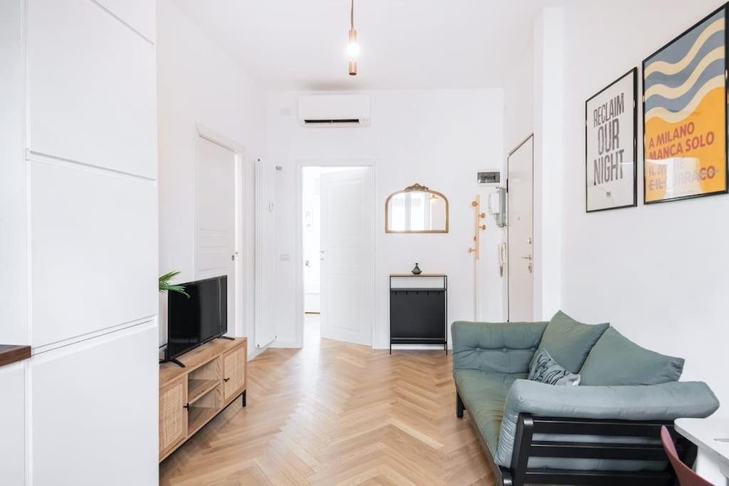 Easylife - With Balcony Near Navigli Appartamento
