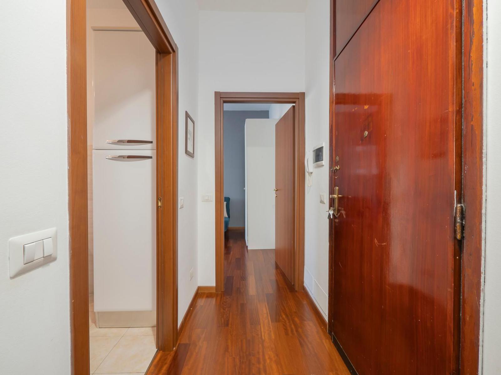 Xenia - Renovated Two-room In Fiera Area Milano