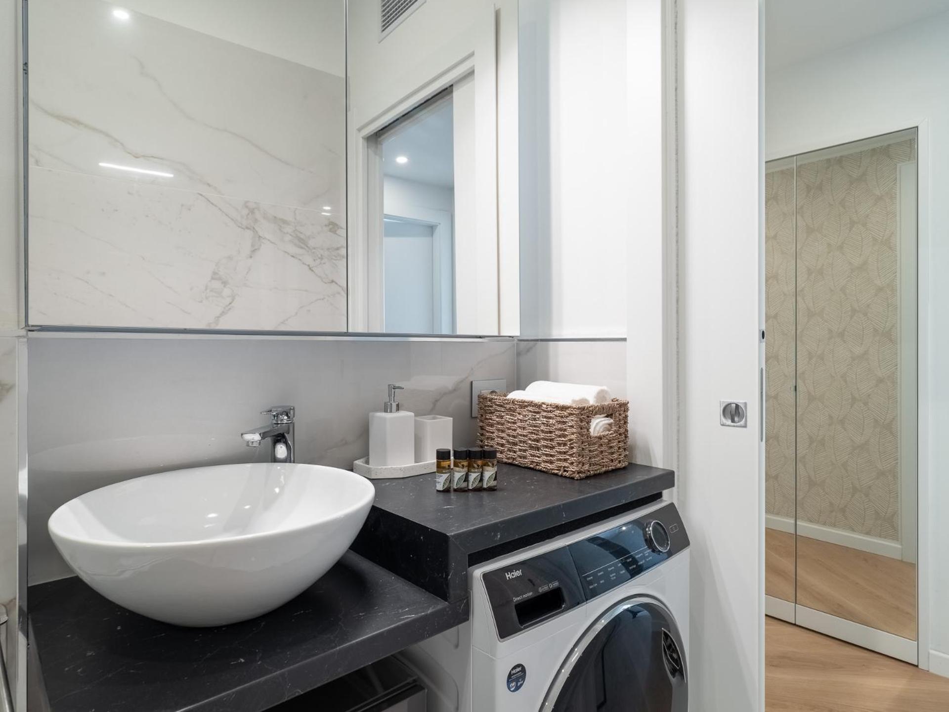 Appartement Arco Della Pace - Elegant For 3 Guests *