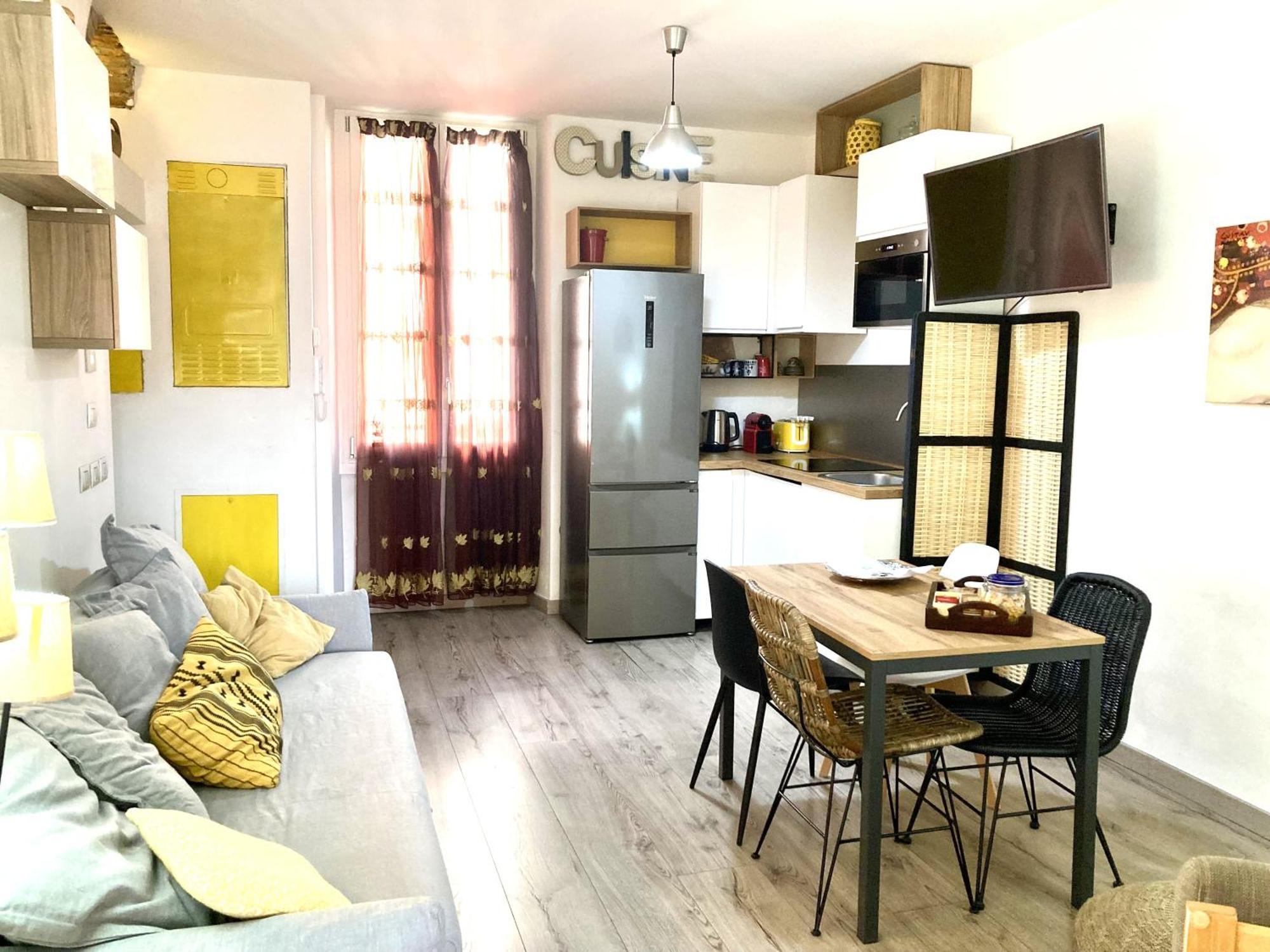 Apartment I Della