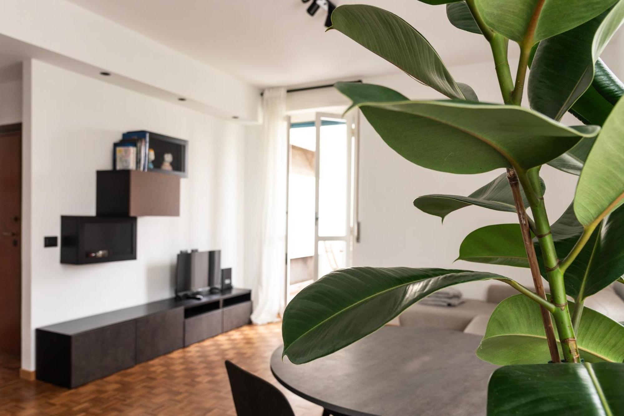 Youhosty- Terragni 31 * Milano