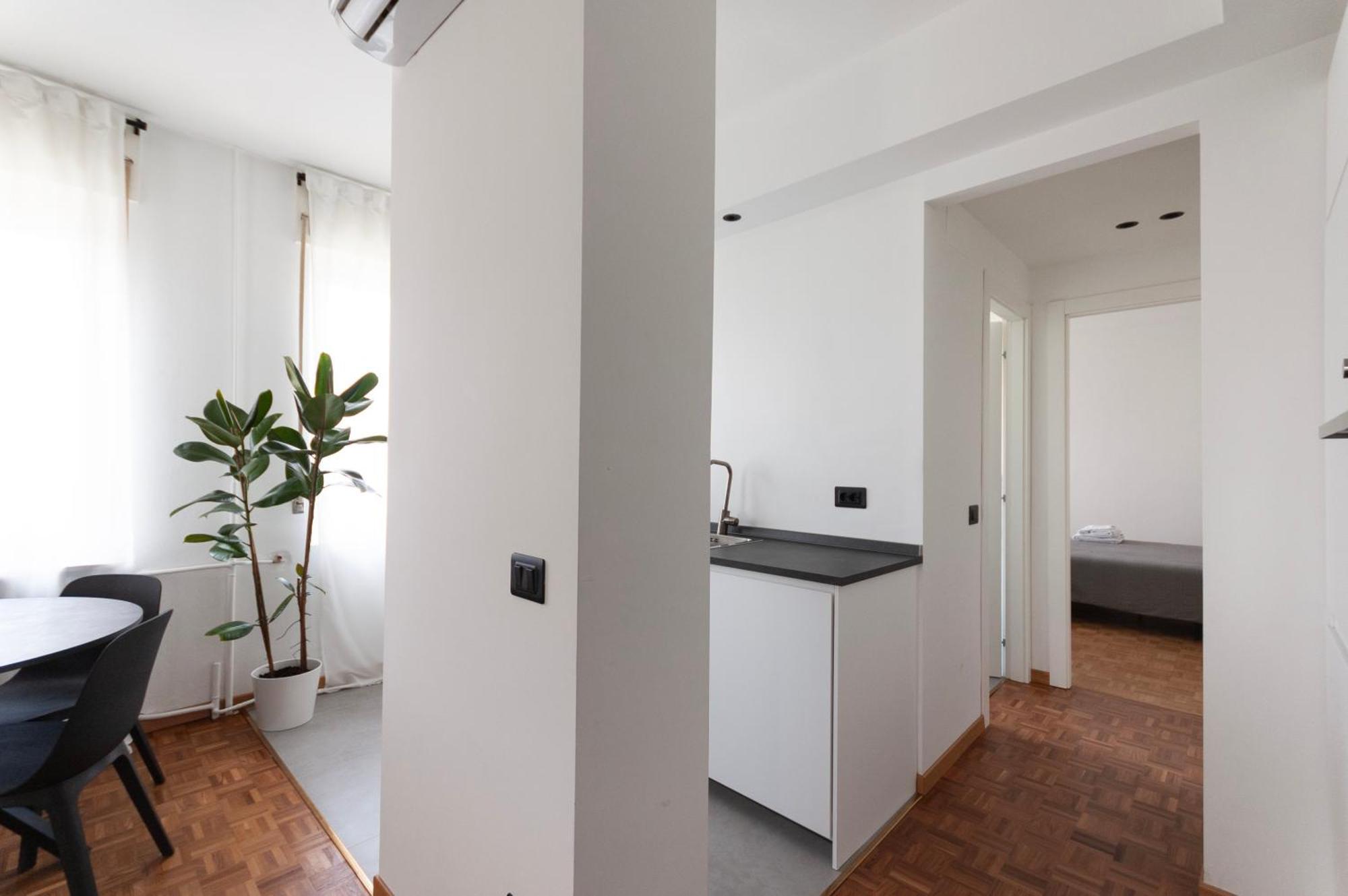 Youhosty- Terragni 31 * Milano