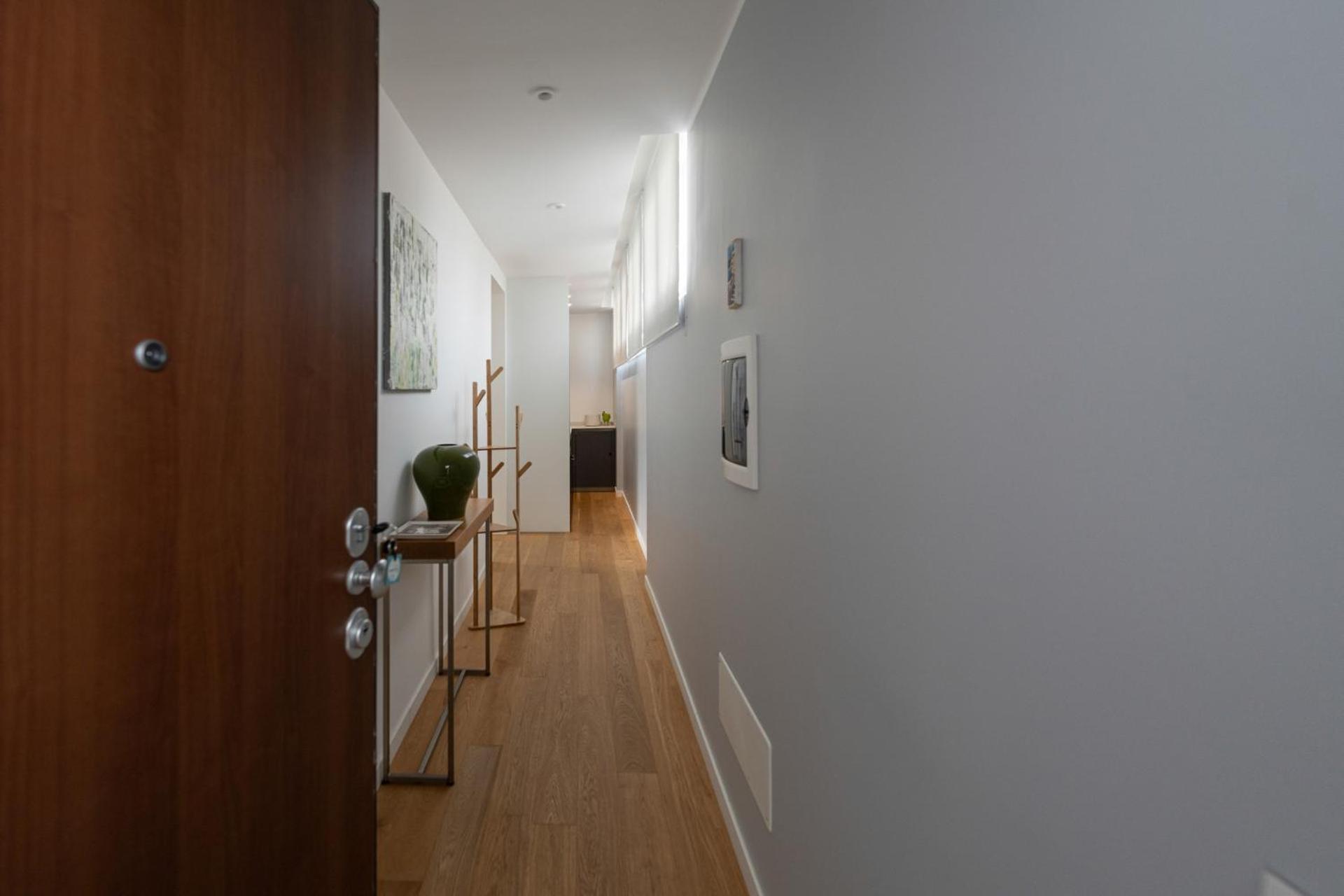 Elegant In The Heart Of Apartment *