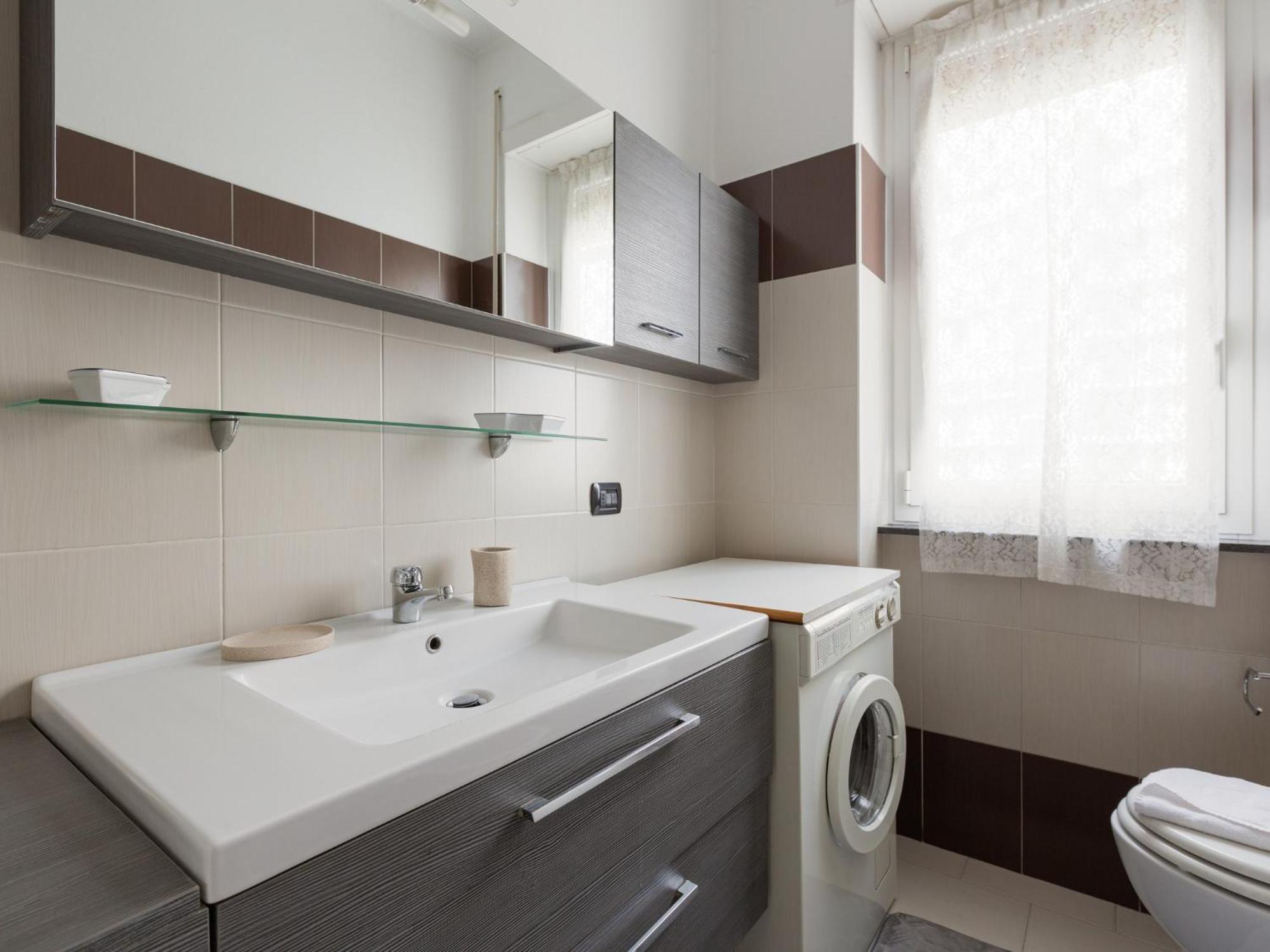 Bande Nere M1 Comfy With Balcony Milano