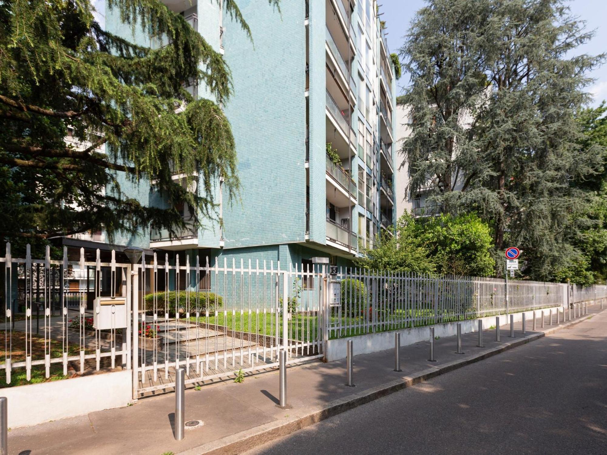 Bande Nere M1 Comfy With Balcony Milano