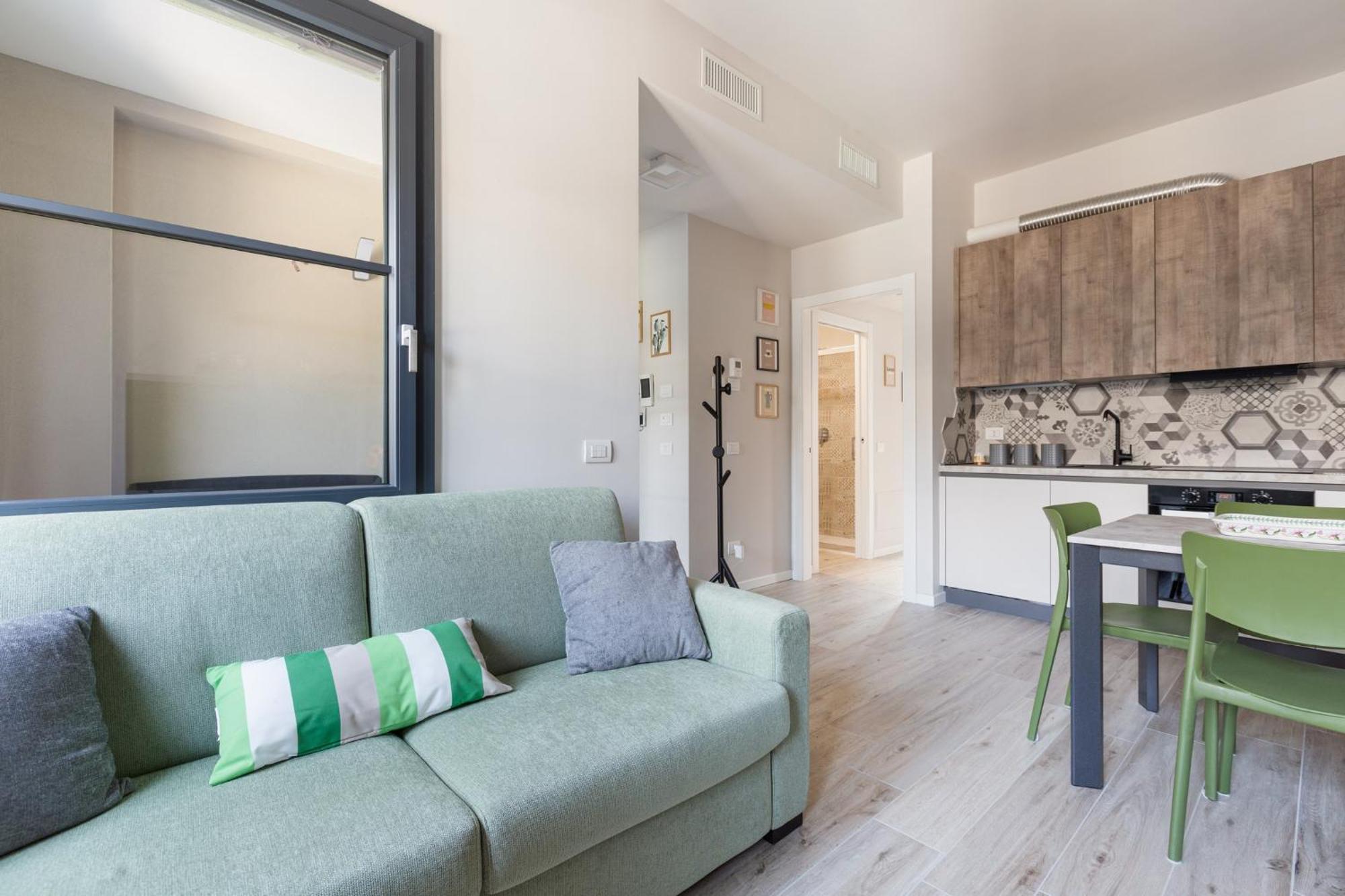 Appartamento Superior With Veranda And Shared Swimming Pool