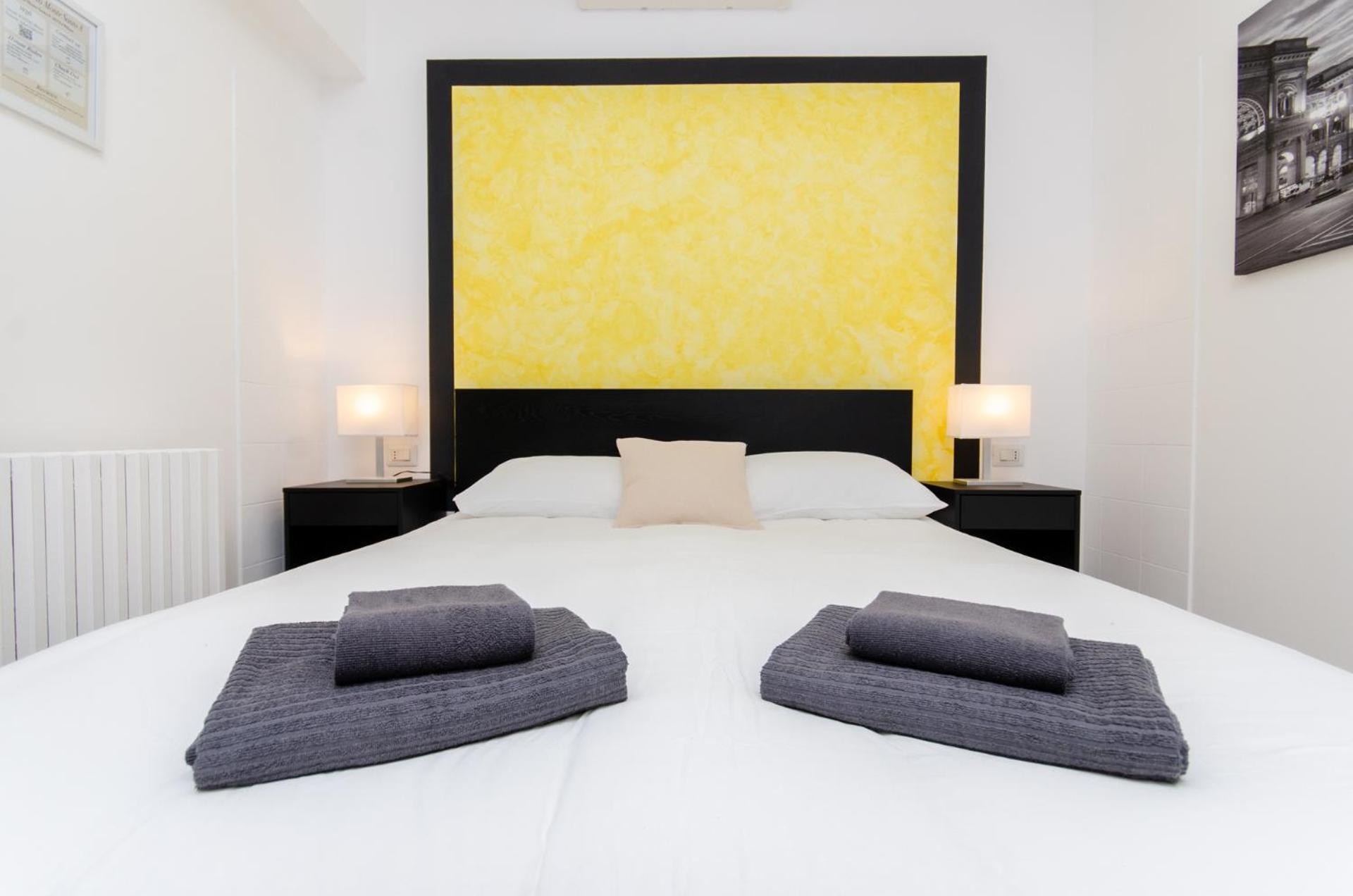 Yellow Homestay *