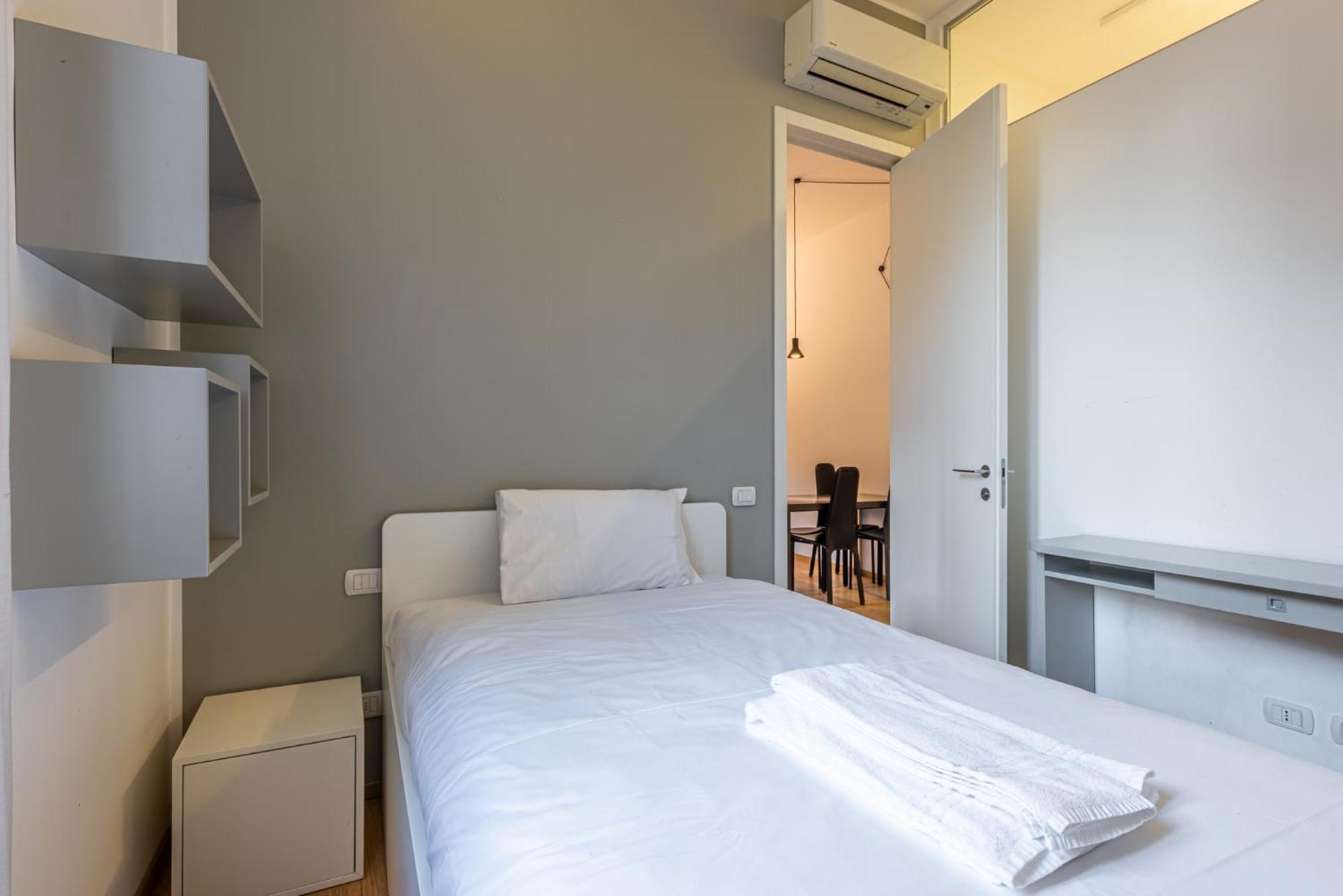 Porta Romana - Curtatone Apartment *