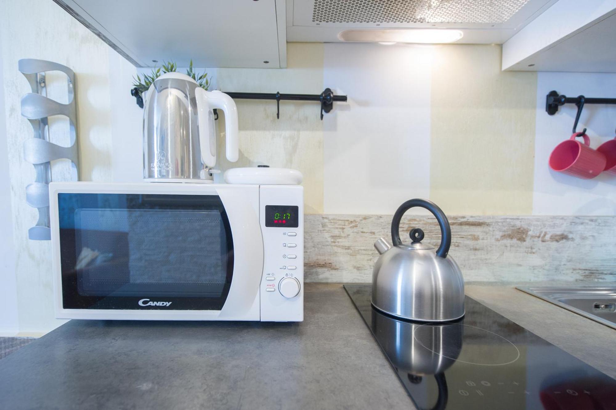 Amazing Attic Max 10 People With Parking & Wifi, Near To 3 Tram Lines And To The Metro - Well Connected To Airports And To The Train Station * Milaan