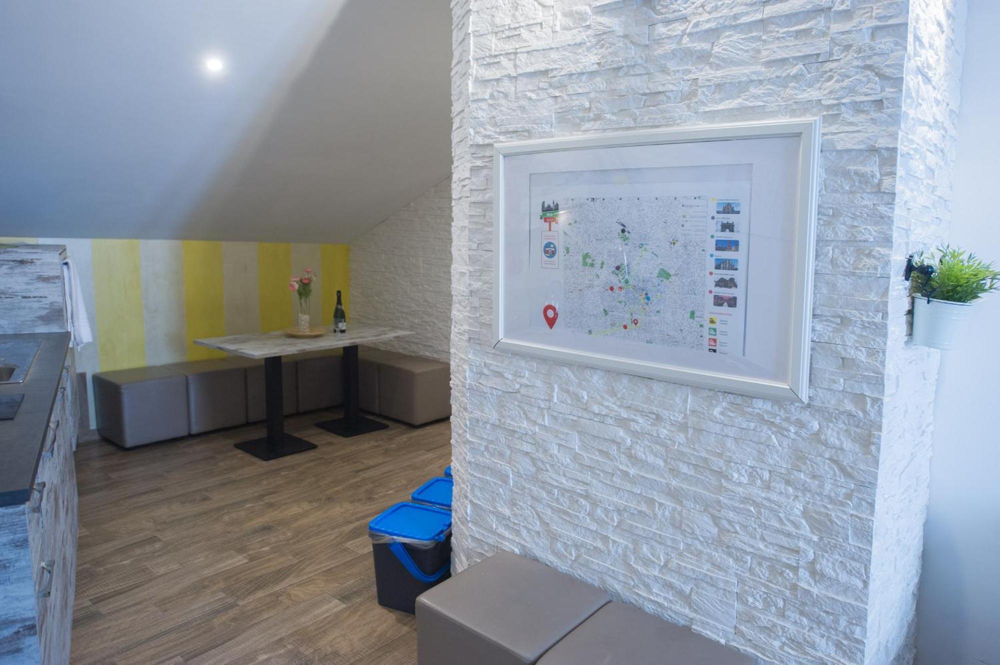 Amazing Attic Max 10 People With Parking & Wifi, Near To 3 Tram Lines And To The Metro - Well Connected To Airports And To The Train Station