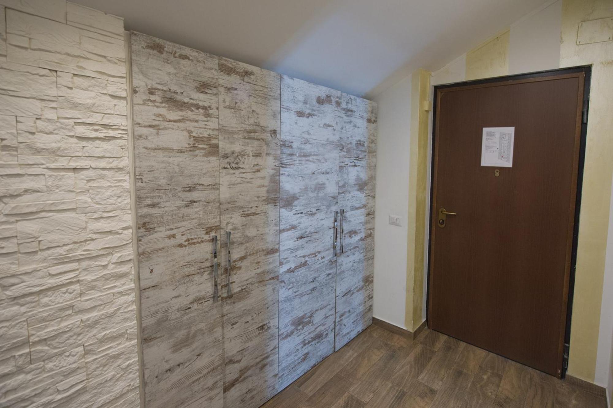 Appartement Amazing Attic Max 10 People With Parking & Wifi, Near To 3 Tram Lines And To The Metro - Well Connected To Airports And To The Train Station