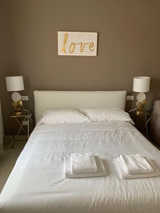 Trilocale Con Vista E Due Bagni Vicino Citylife Apartment Mailand