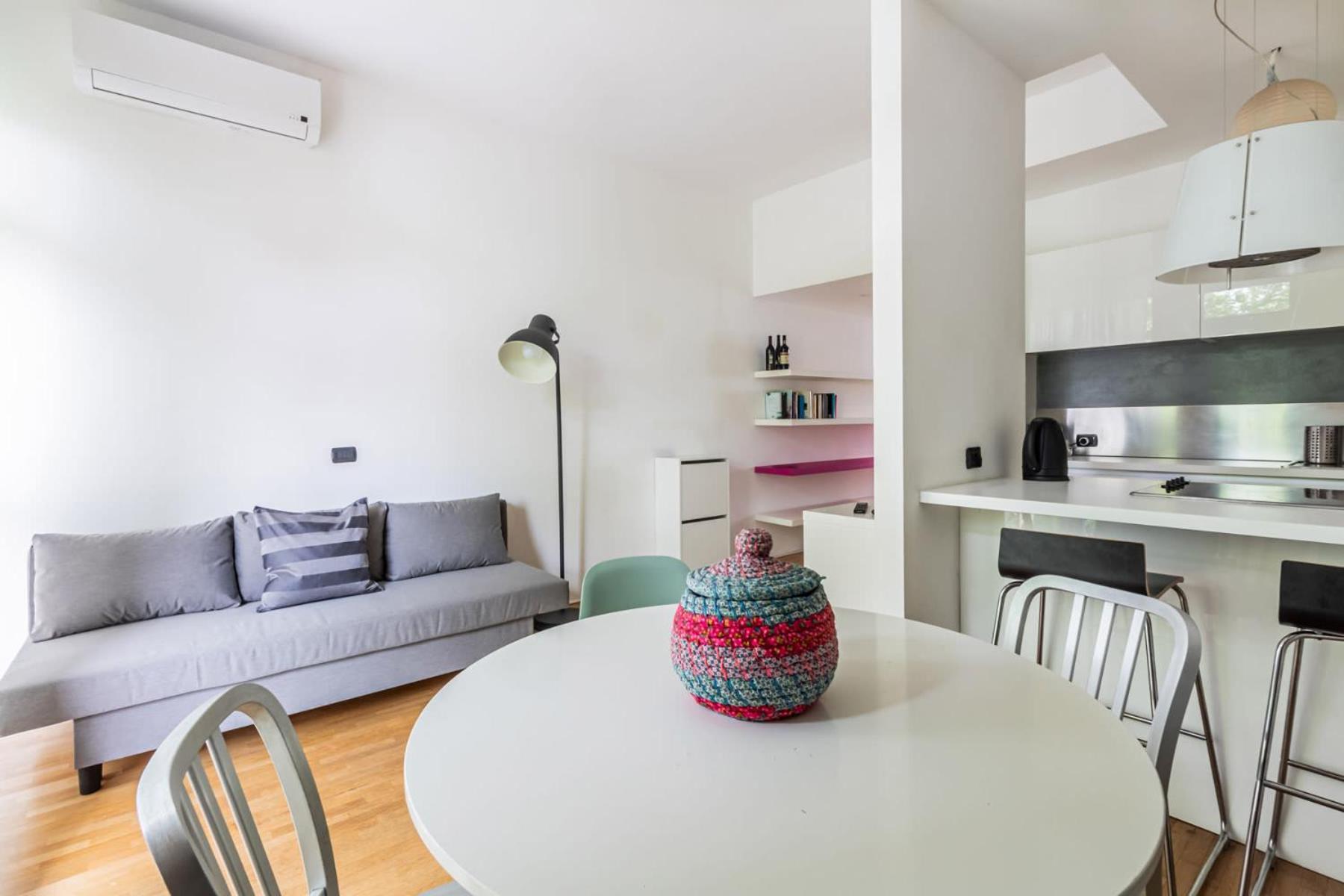 Homeby, Stylish With Balcony Appartamento