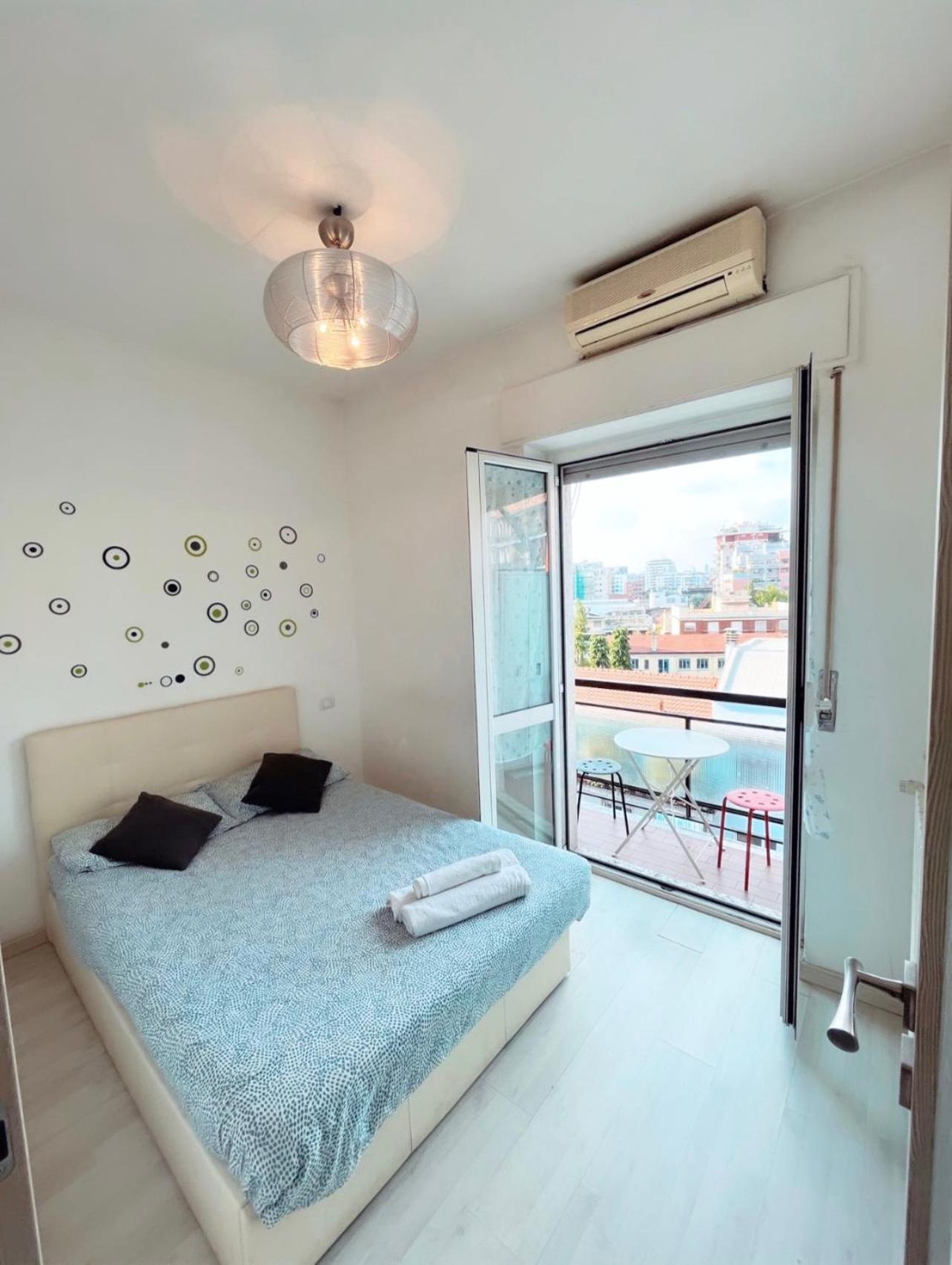 Appartamento Very Nice Flats With Balcony And Close To The Metro