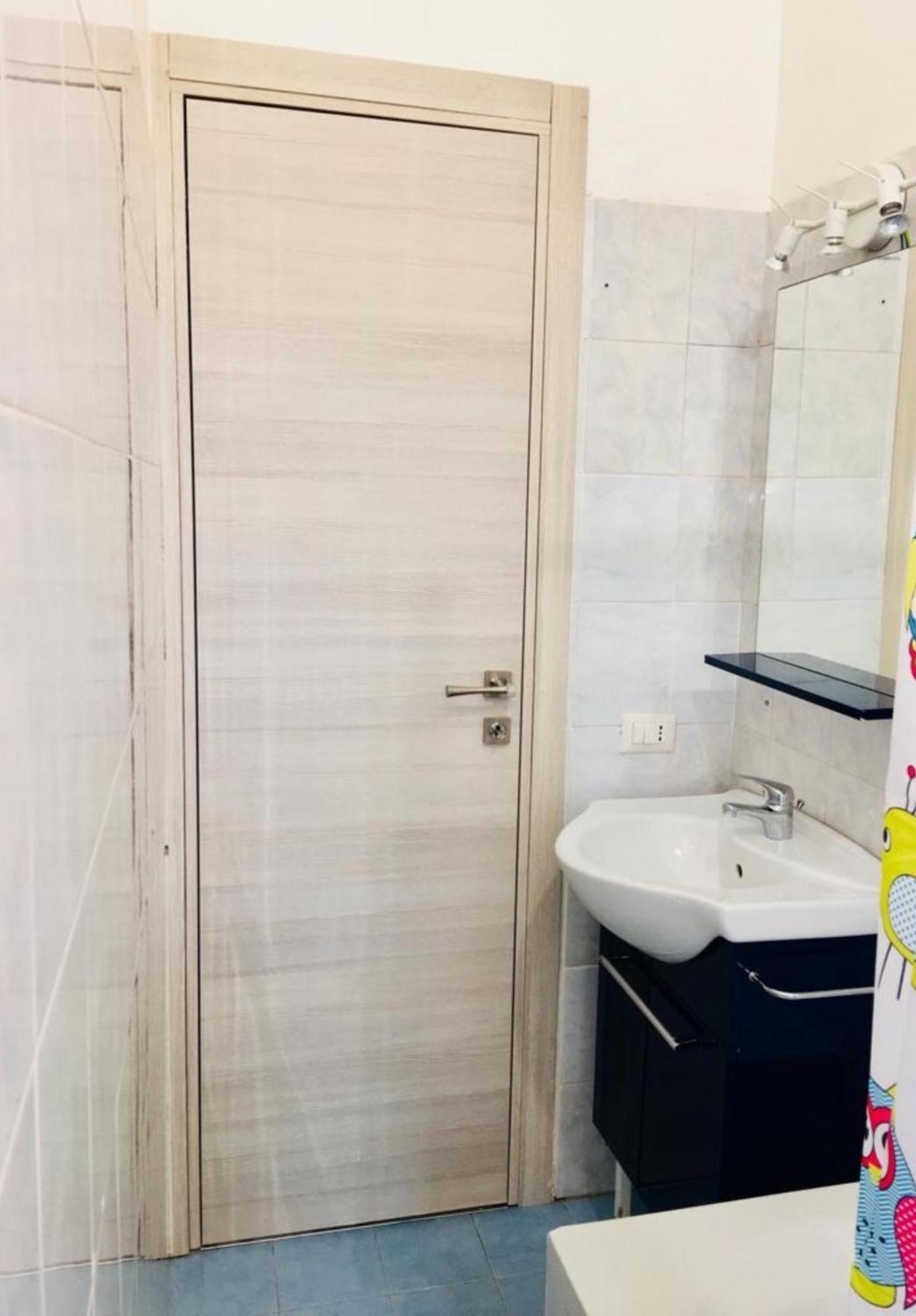 Very Nice Flats With Balcony And Close To The Metro Appartamento *