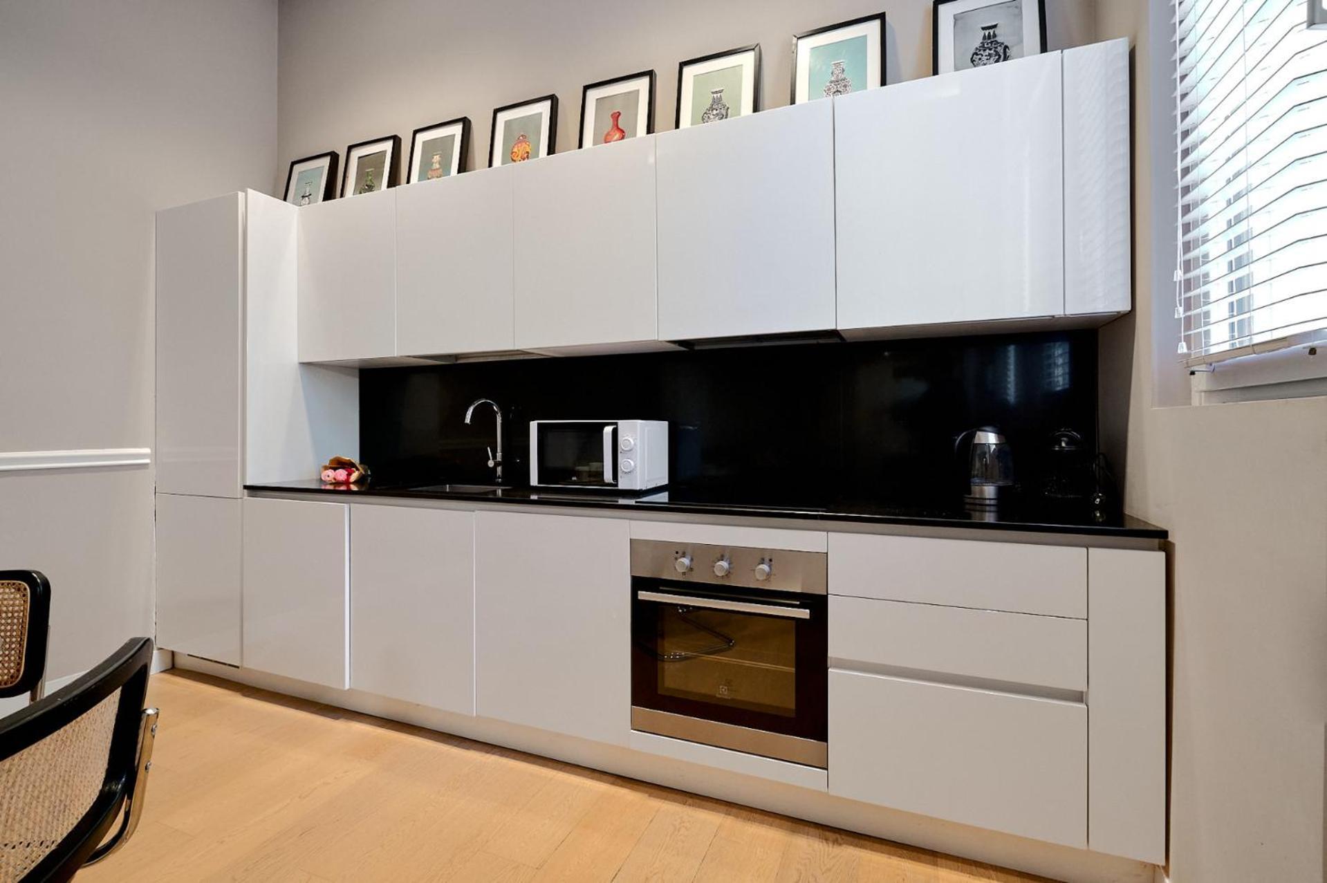 Style Loft In Great Location Apartment *